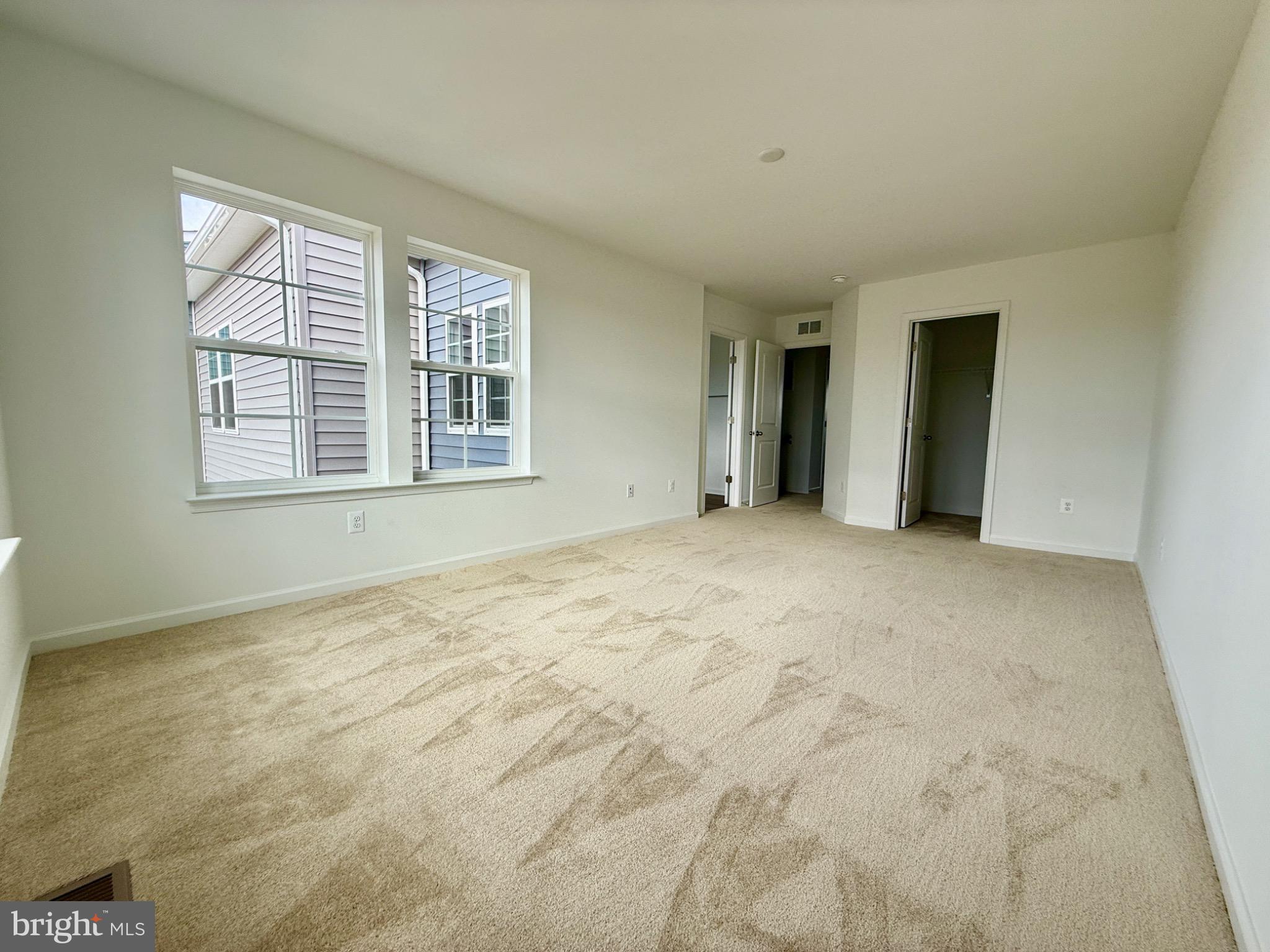 HUNTFIELD - Residential Lease