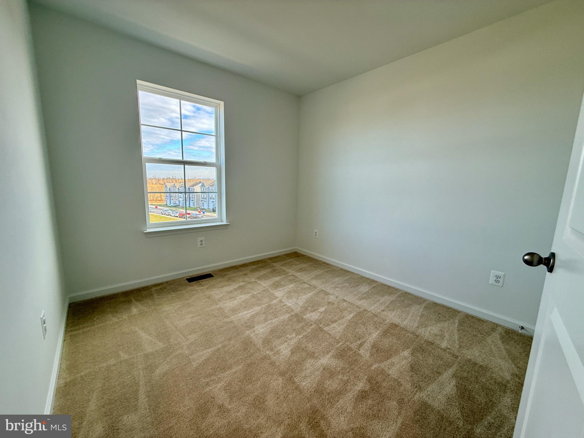 HUNTFIELD - Residential Lease