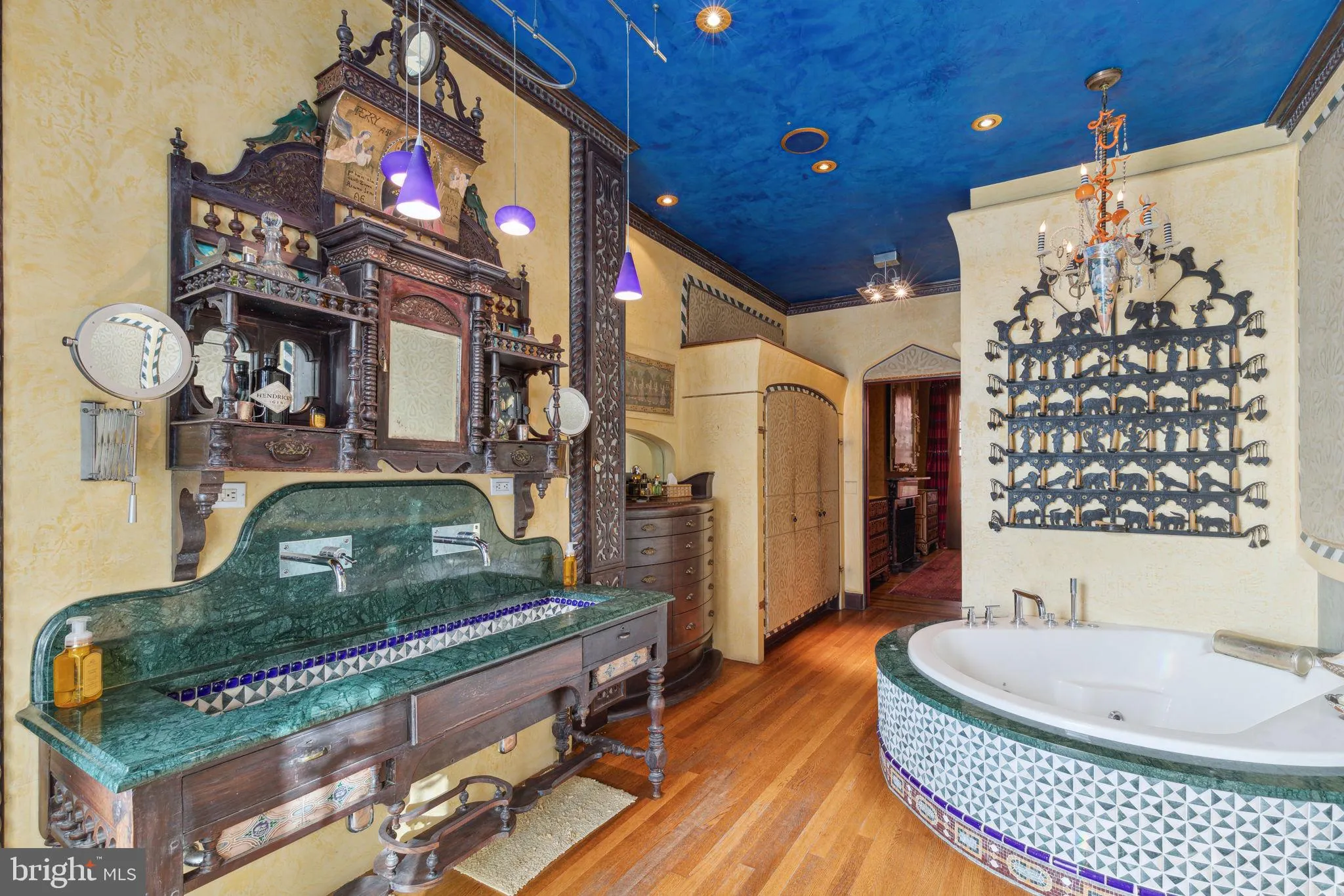 Philadelphia, Pennsylvania 19103, United States, 5 Bedrooms Bedrooms, ,6 BathroomsBathrooms,Residential,Active,69555