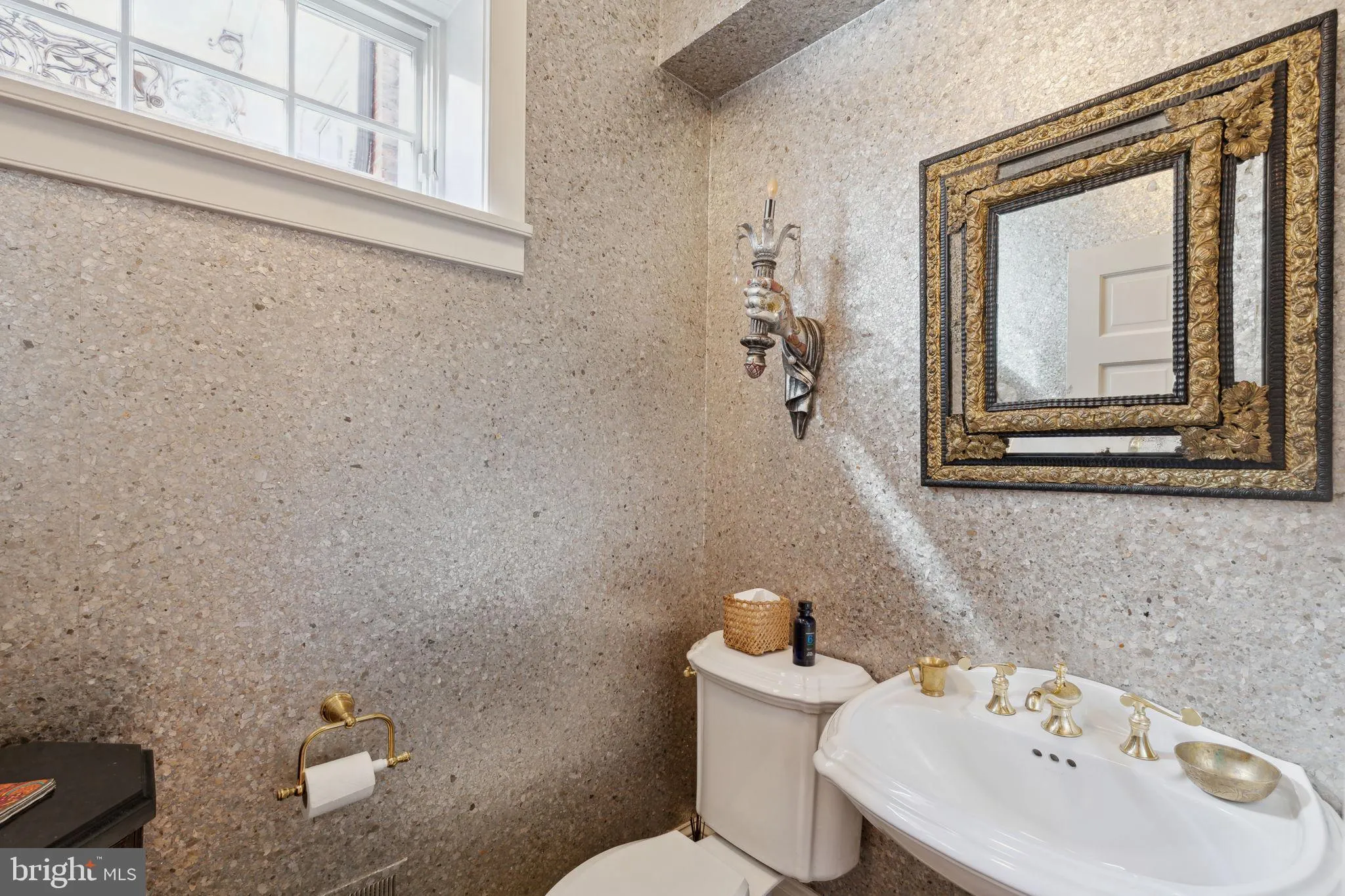 Philadelphia, Pennsylvania 19103, United States, 5 Bedrooms Bedrooms, ,6 BathroomsBathrooms,Residential,Active,69555