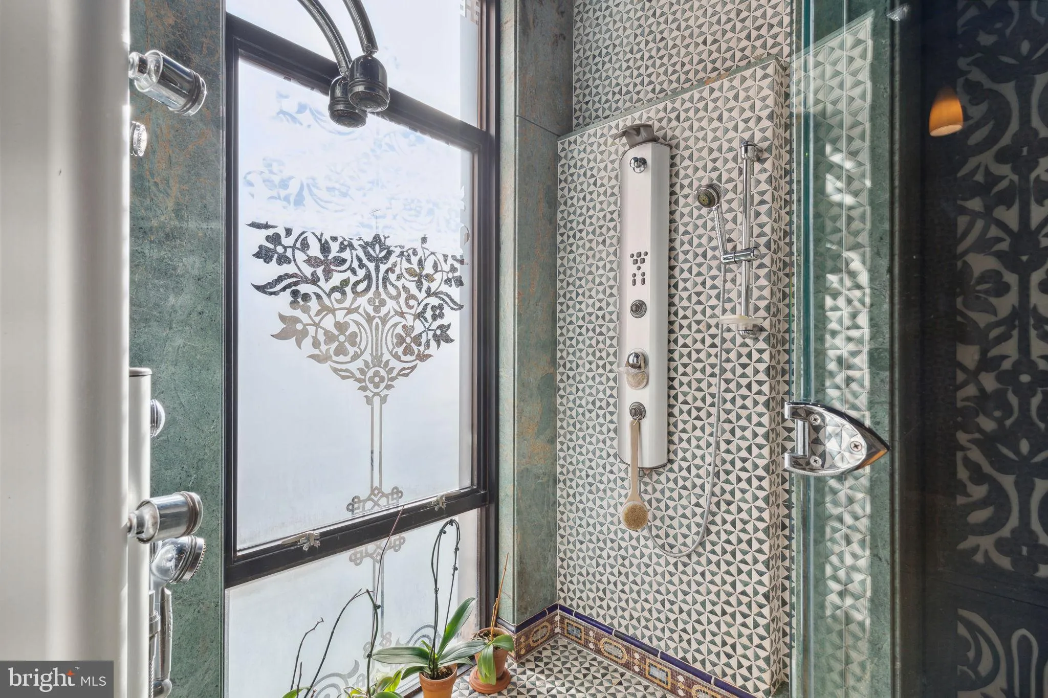 Philadelphia, Pennsylvania 19103, United States, 5 Bedrooms Bedrooms, ,6 BathroomsBathrooms,Residential,Active,69555