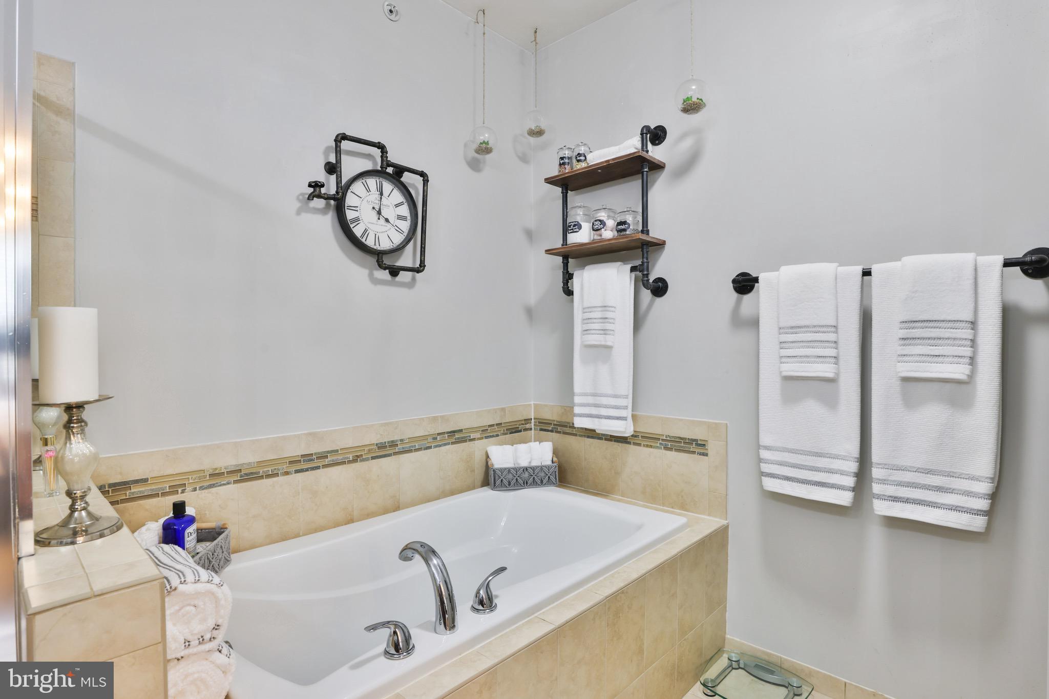 MERCER PARK CONDOMINIUM - Residential