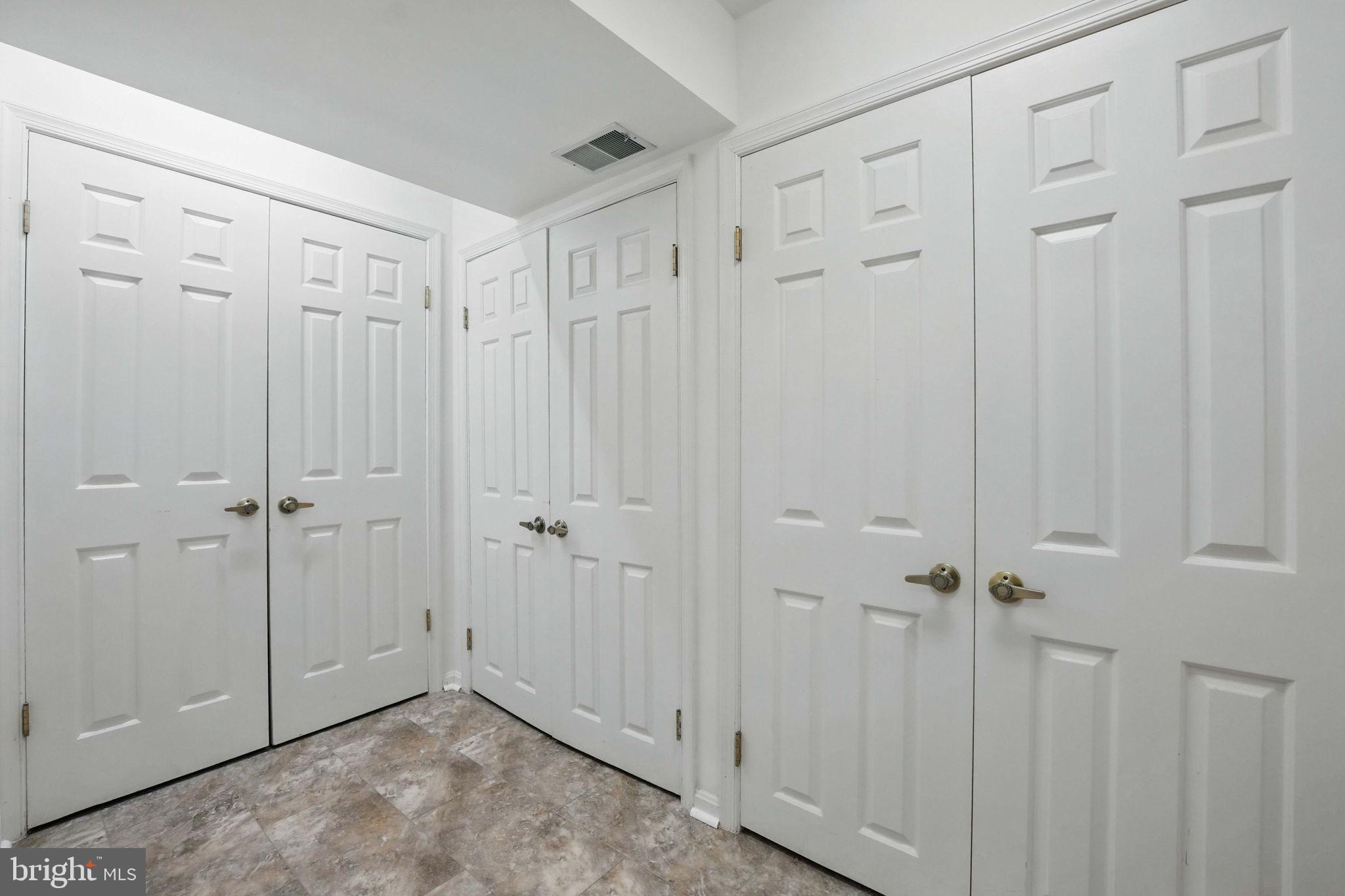 FAIRFAX STATION - Residential