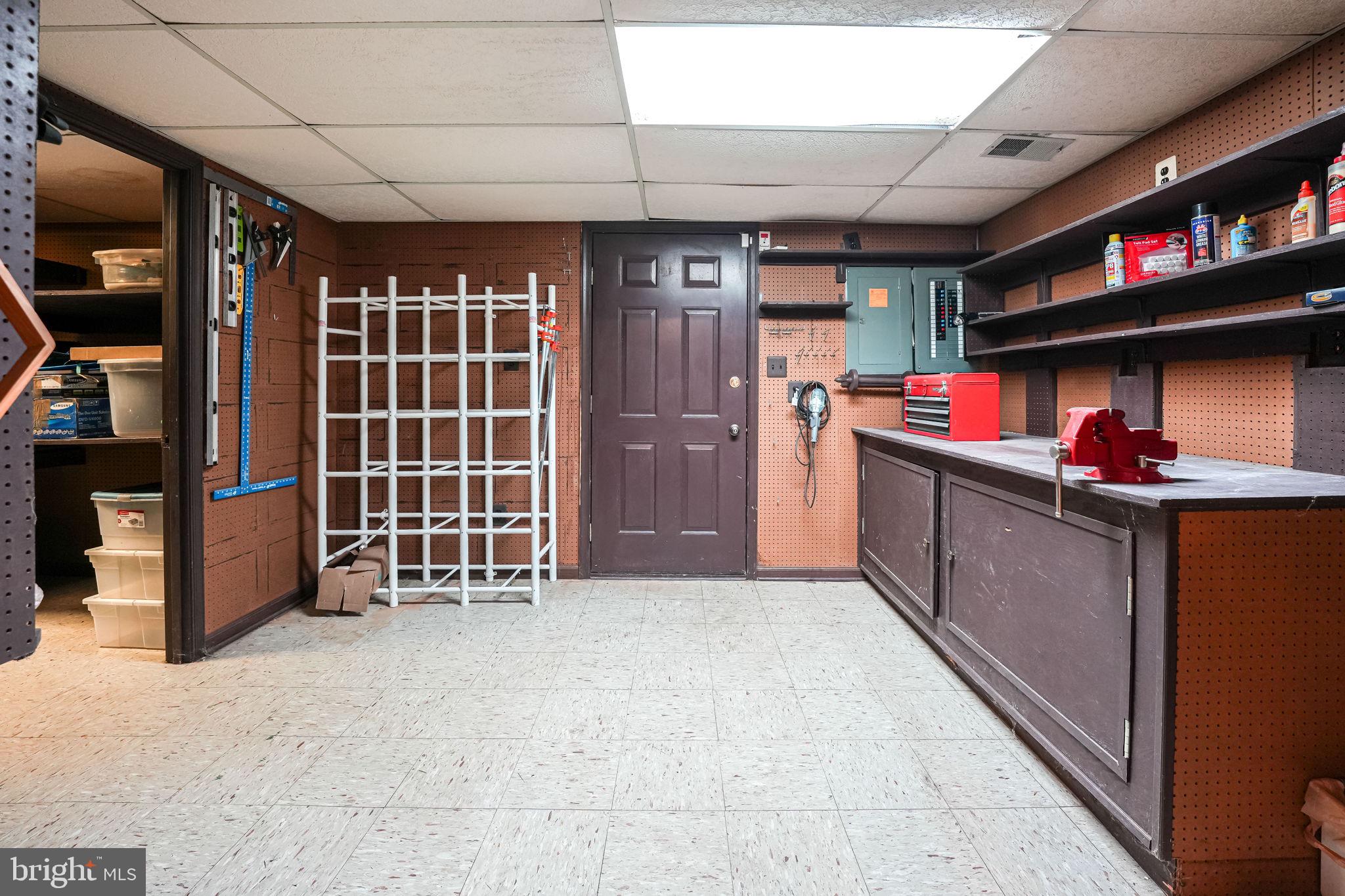 FAIRFAX STATION - Residential