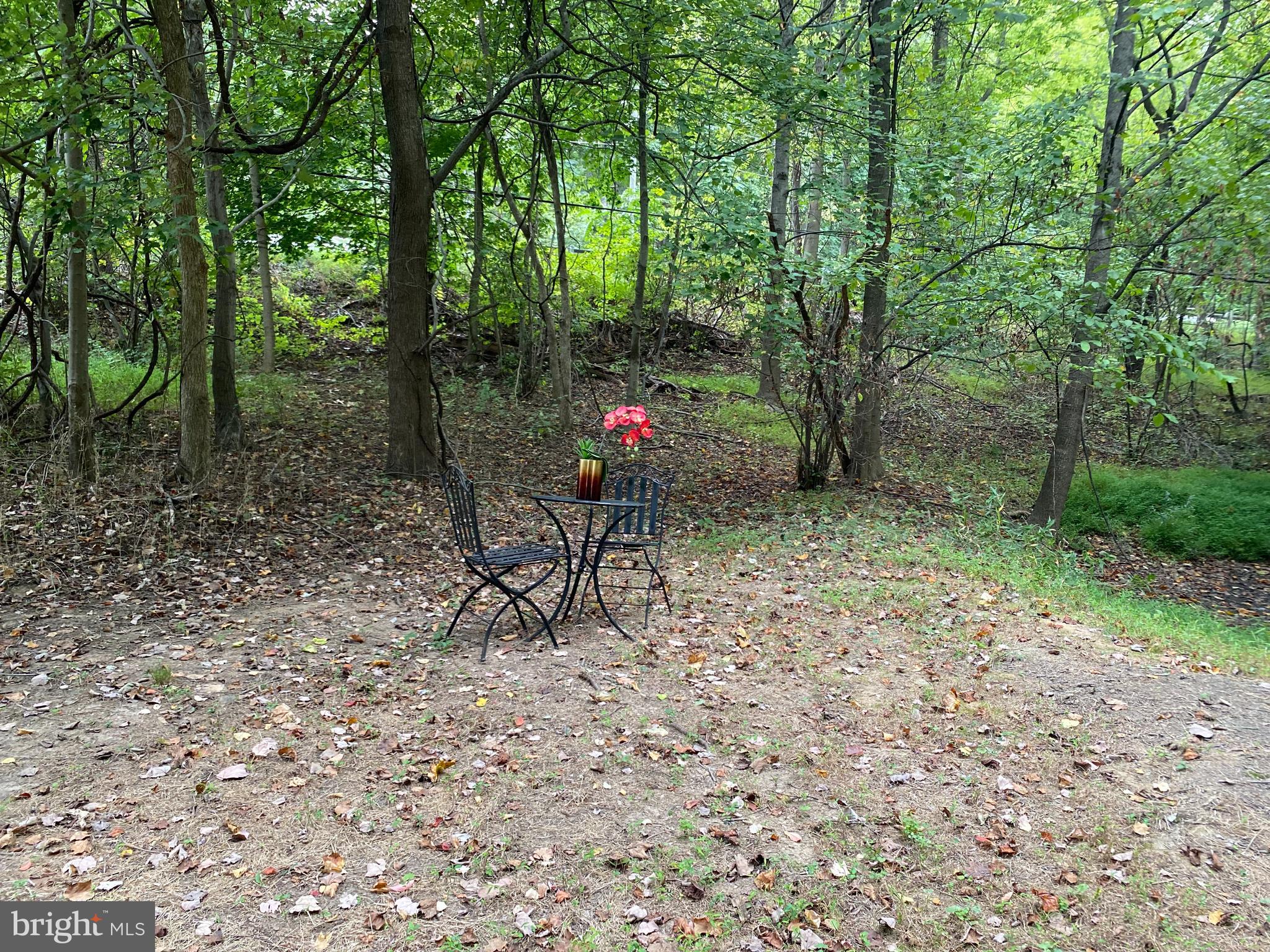 BETWEEN HILLS - Residential