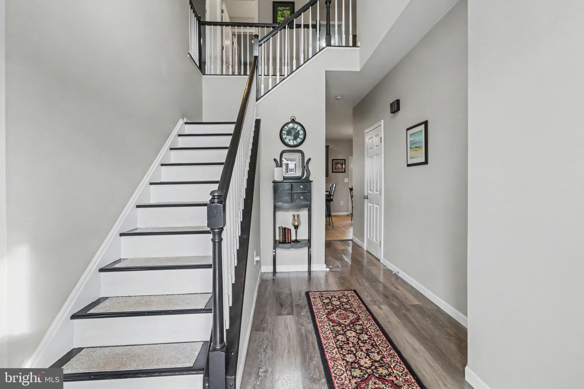 1215 AYLESBURY LANE