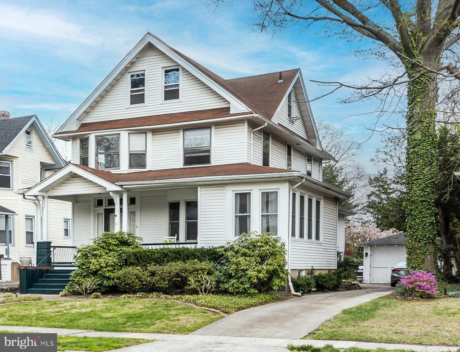 112 E HOMESTEAD AVENUE