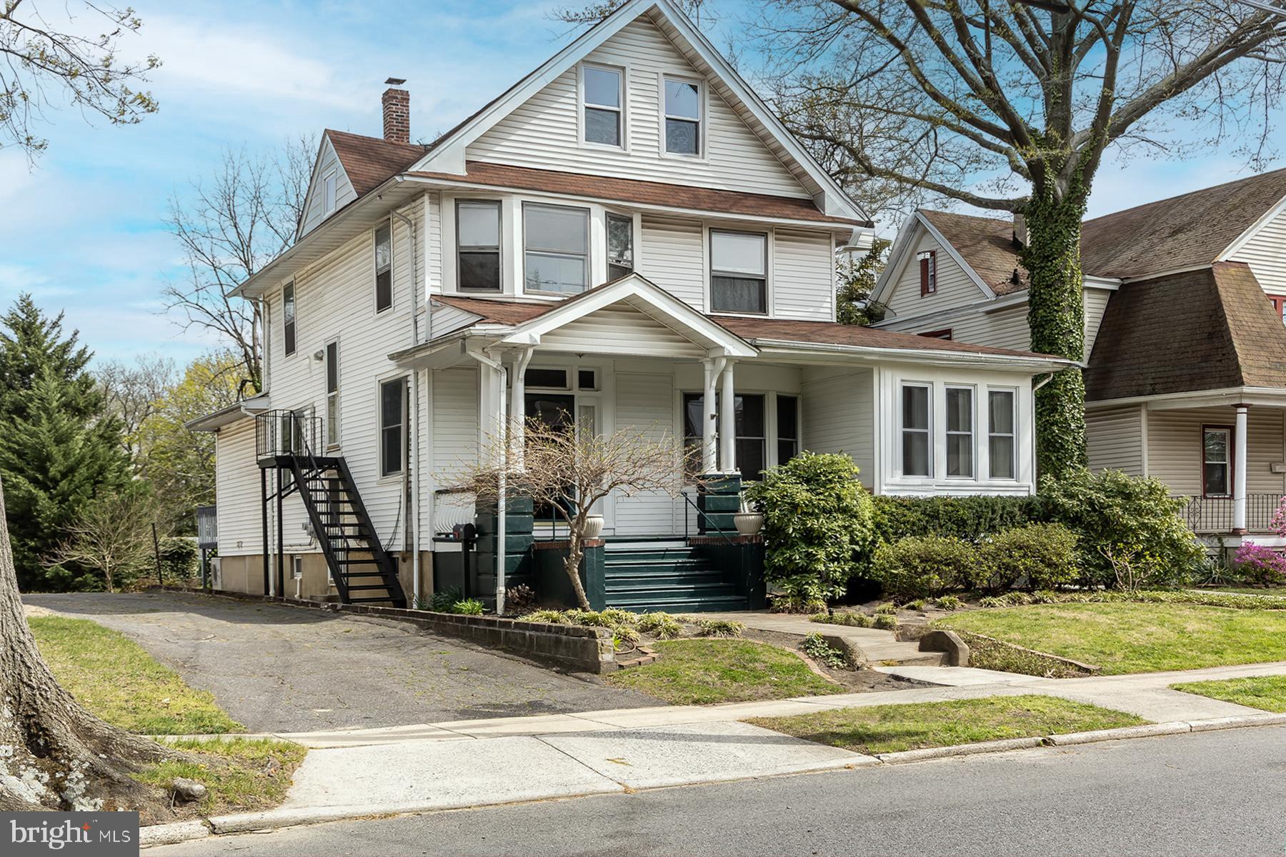 112 E HOMESTEAD AVENUE