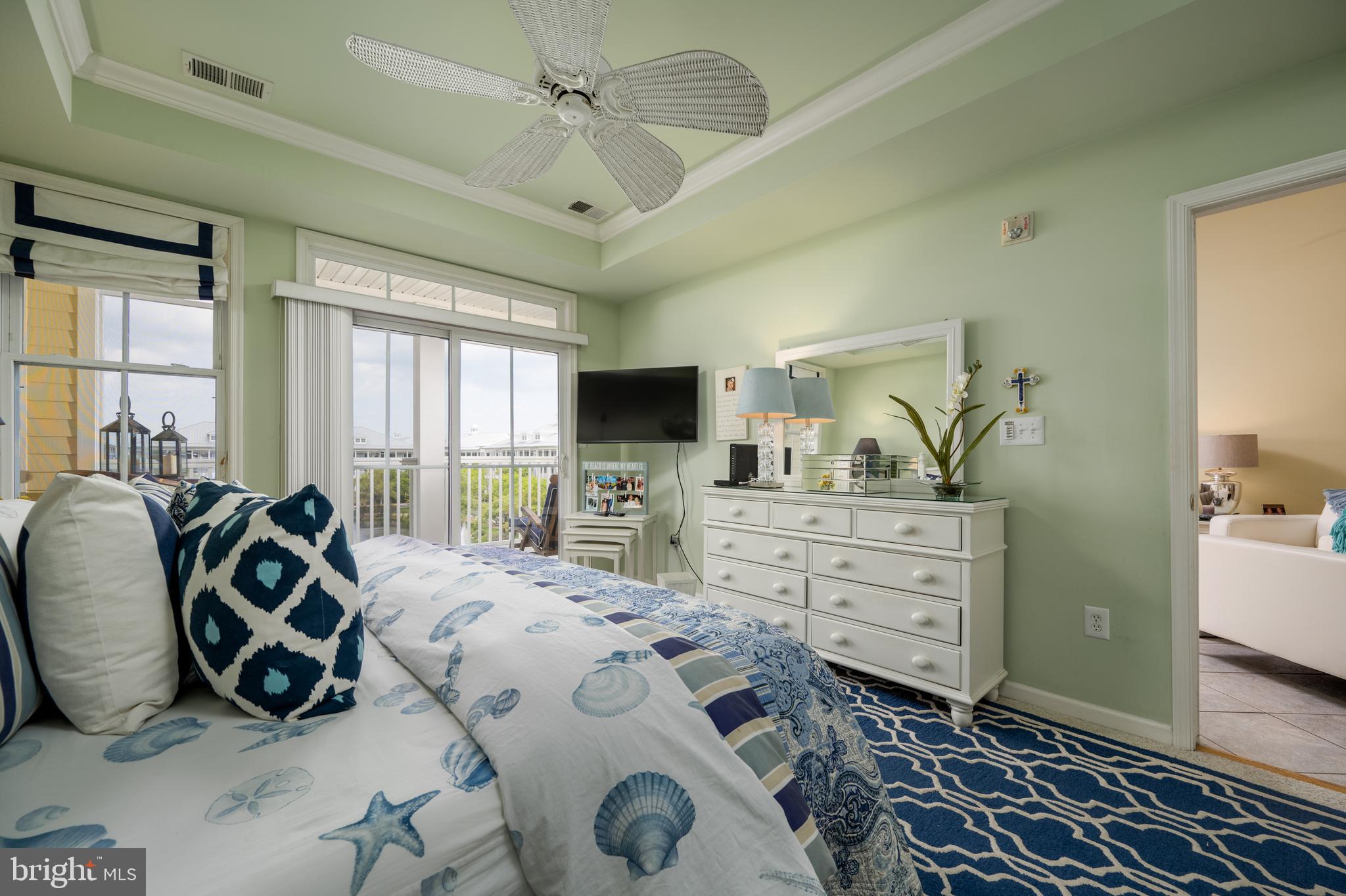 SUNSET ISLAND - Residential