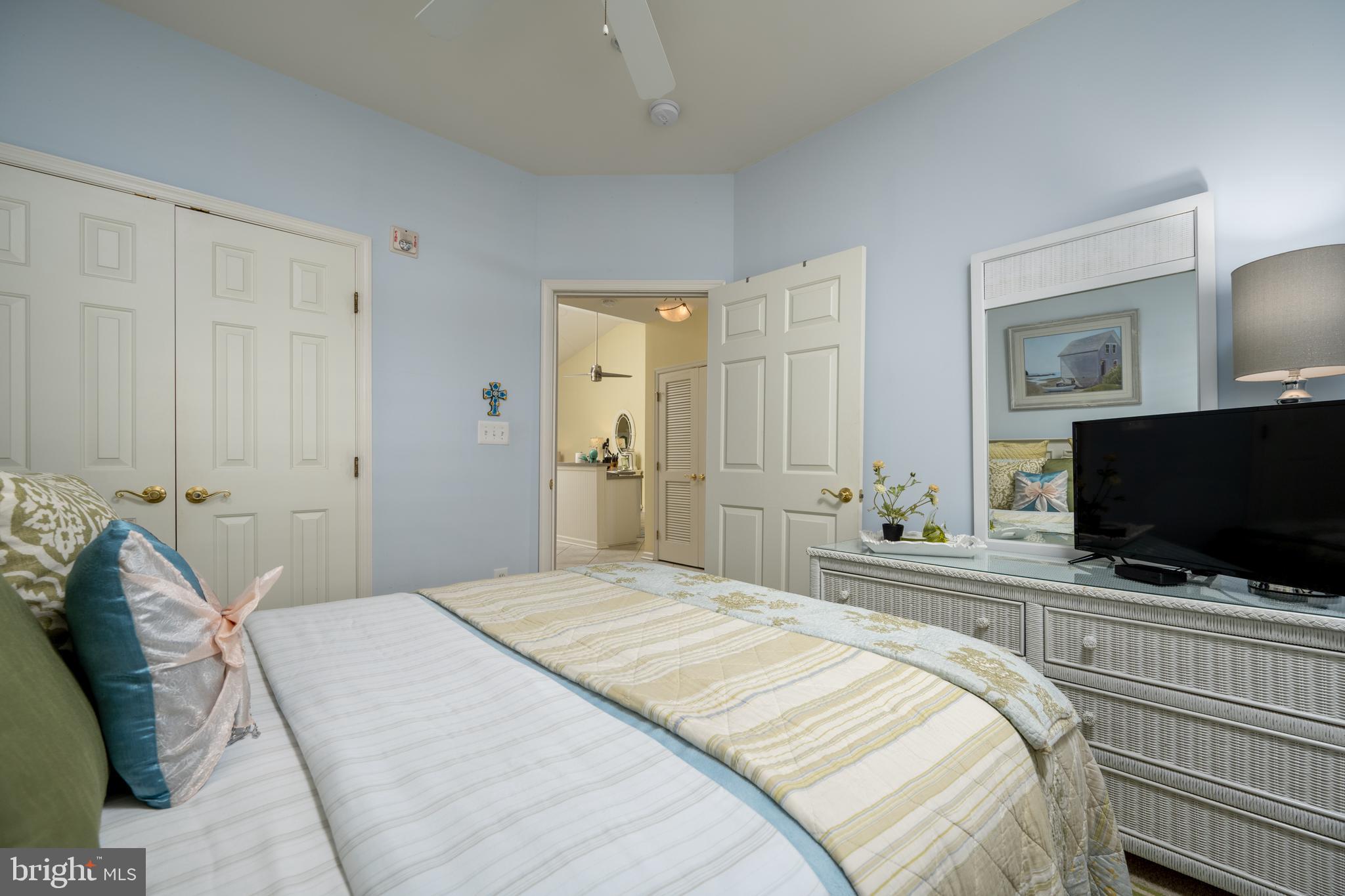 SUNSET ISLAND - Residential