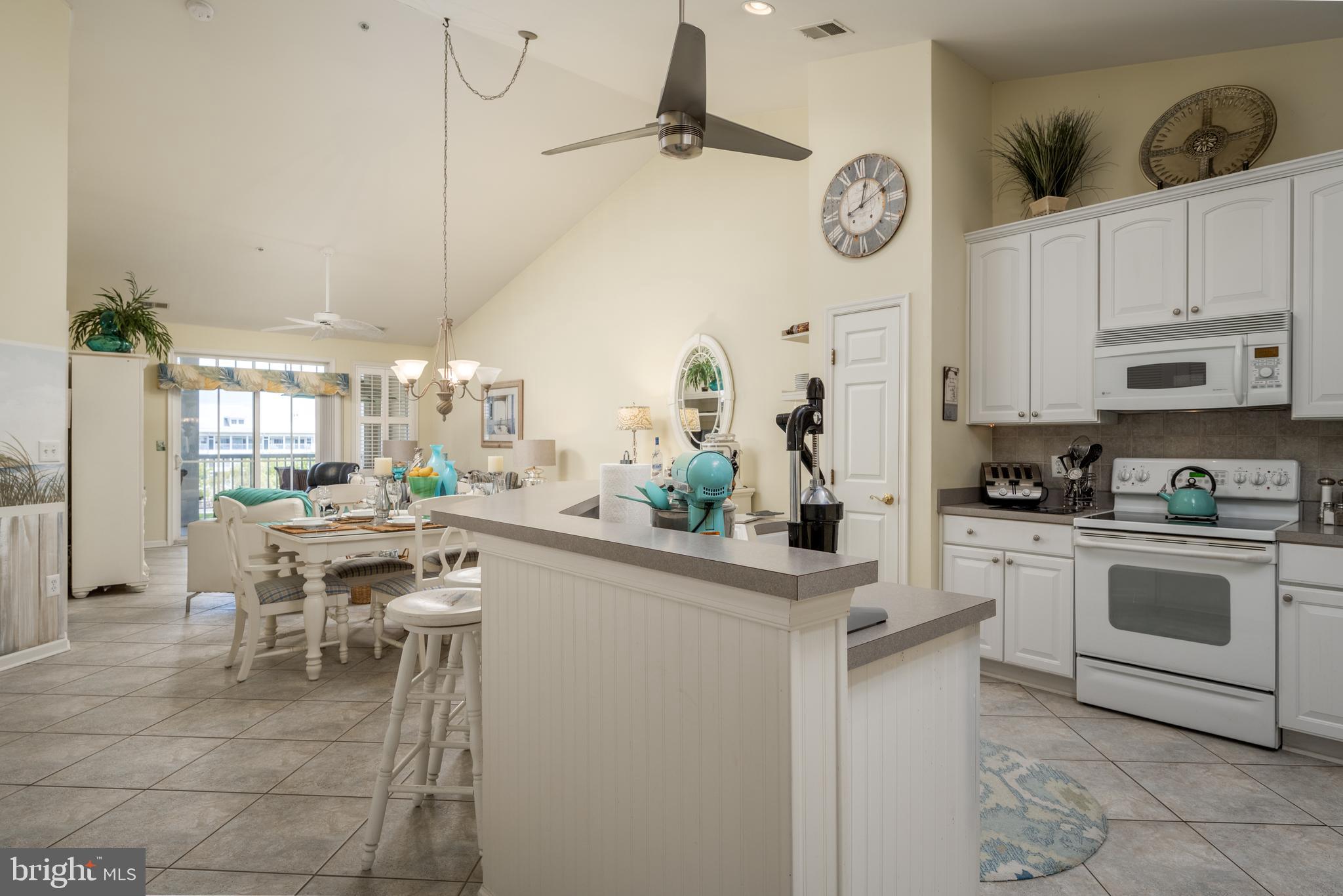 SUNSET ISLAND - Residential