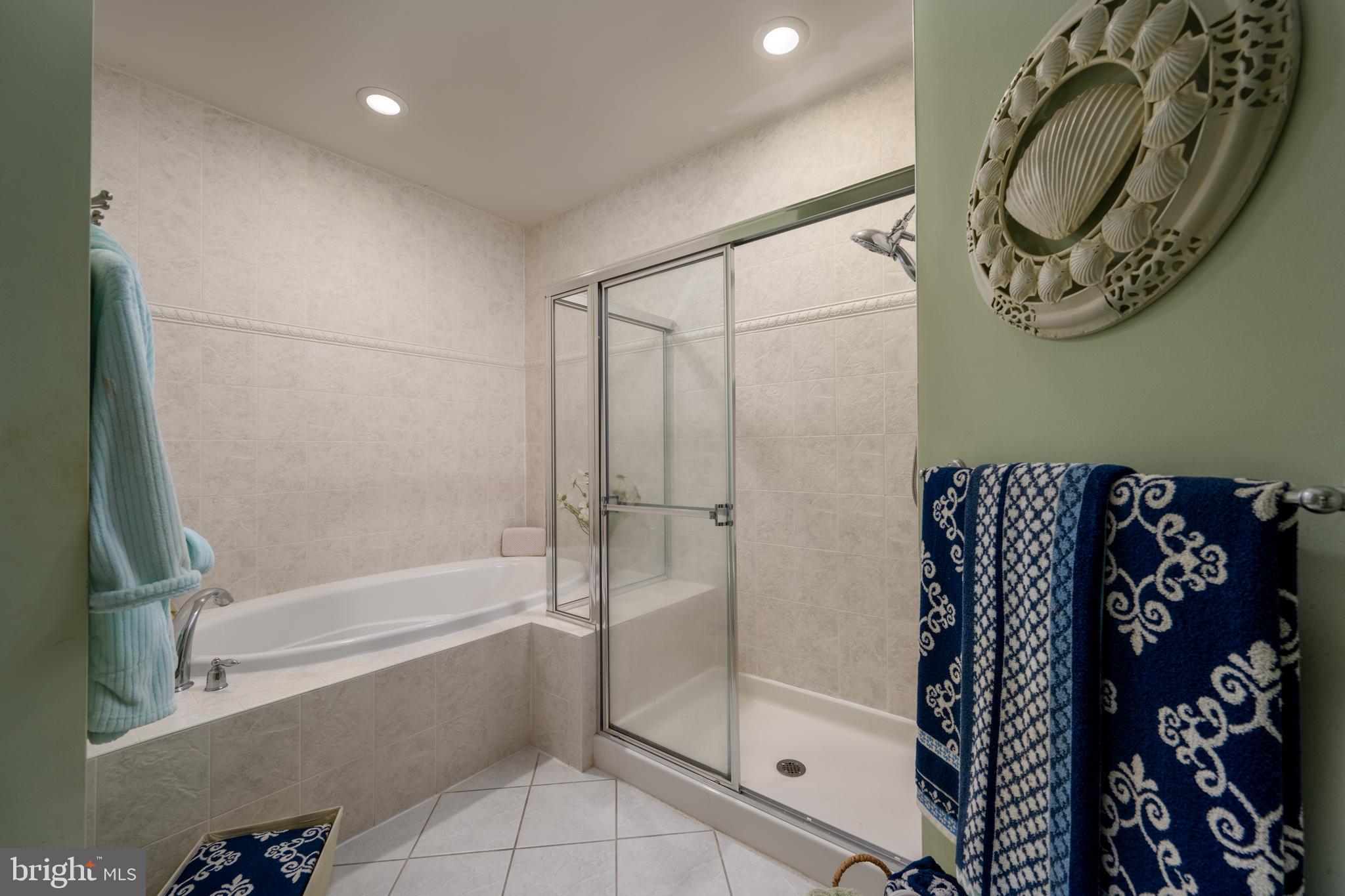 SUNSET ISLAND - Residential