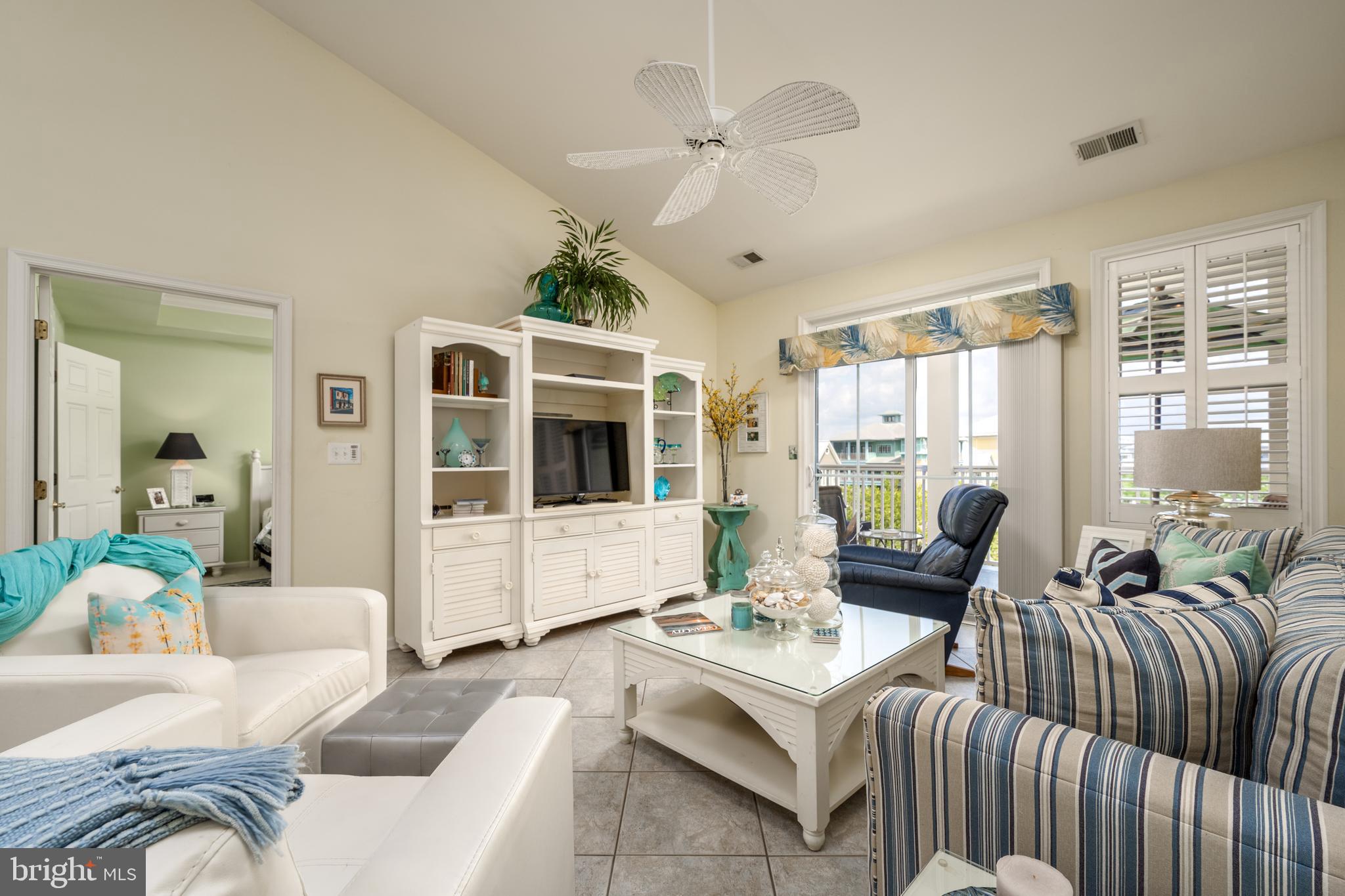 SUNSET ISLAND - Residential