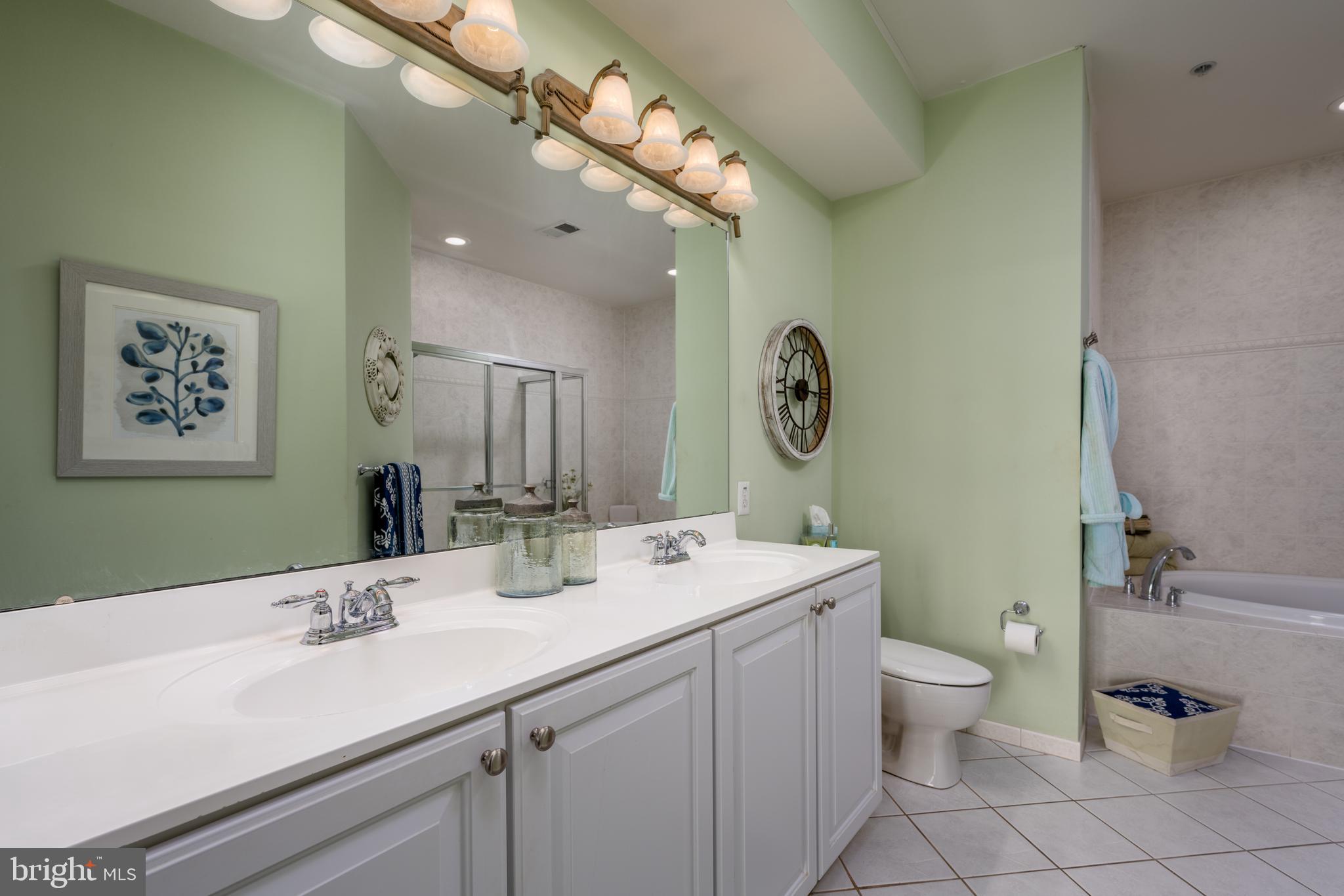 SUNSET ISLAND - Residential