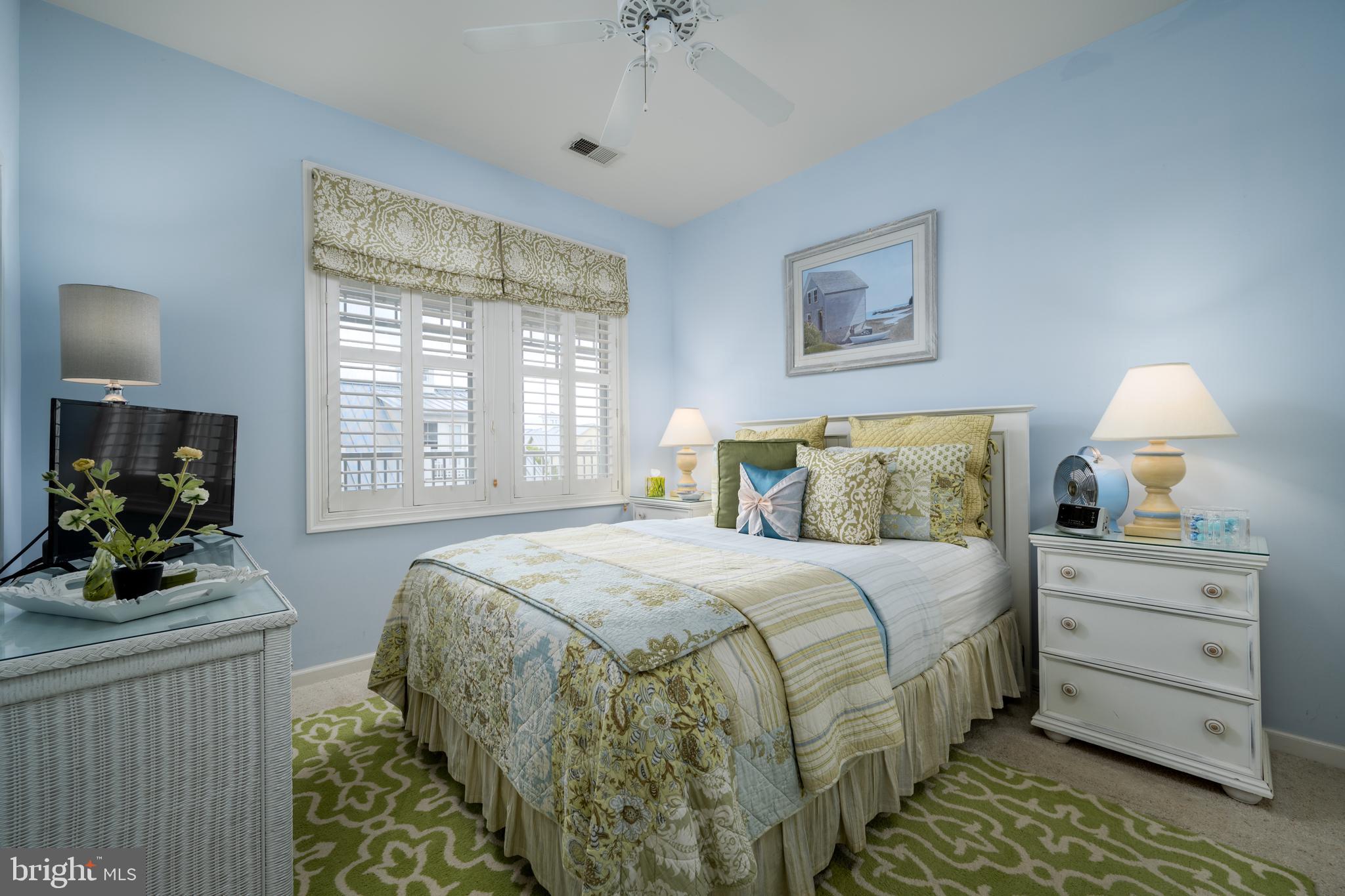 SUNSET ISLAND - Residential