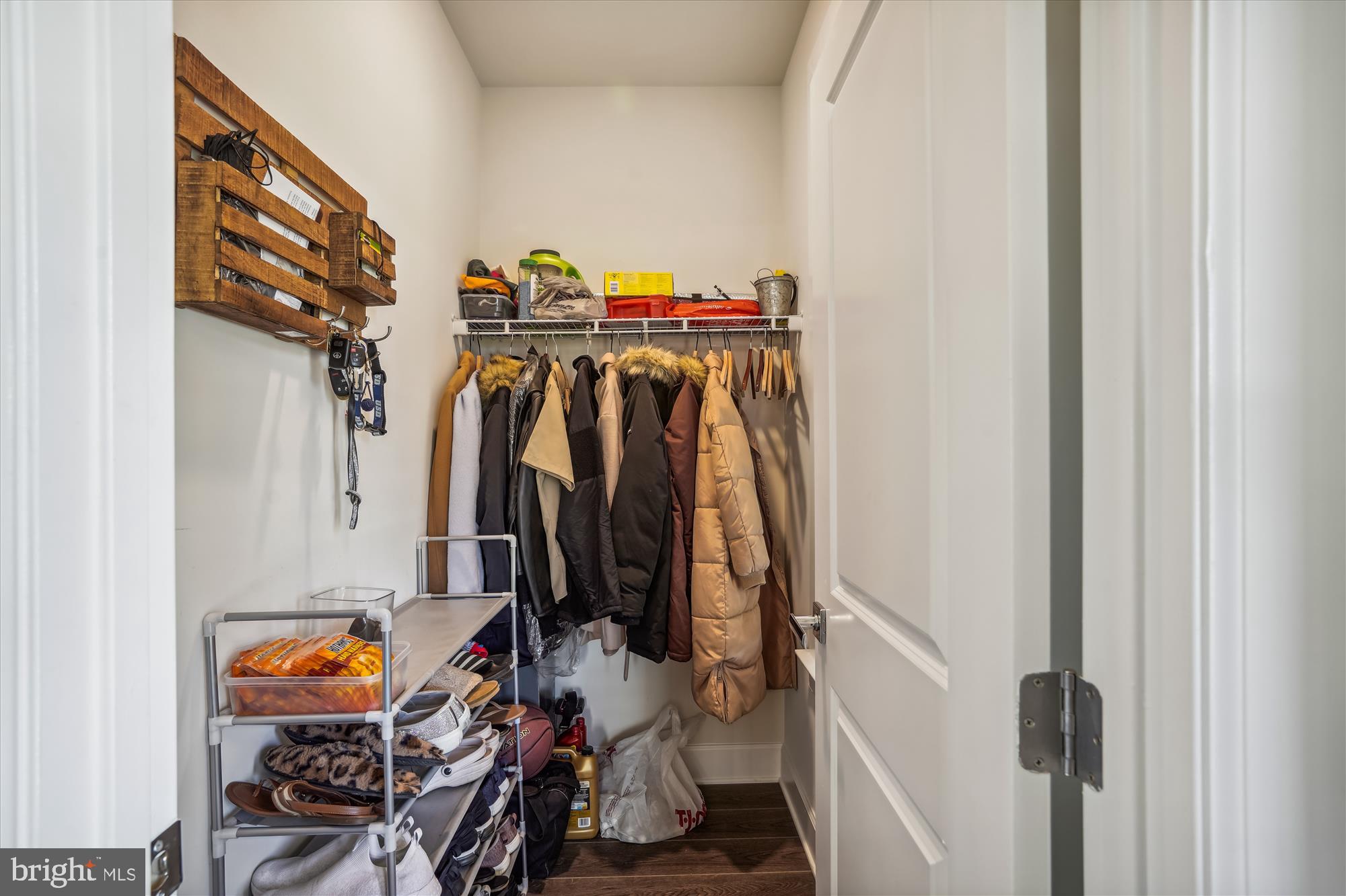 OAK CREEK CLUB - Residential Lease