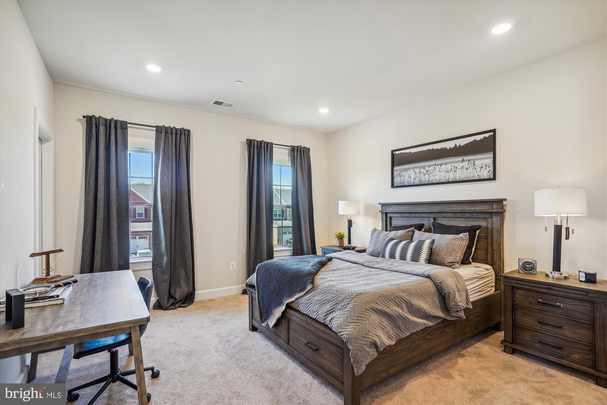 OAK CREEK CLUB - Residential Lease