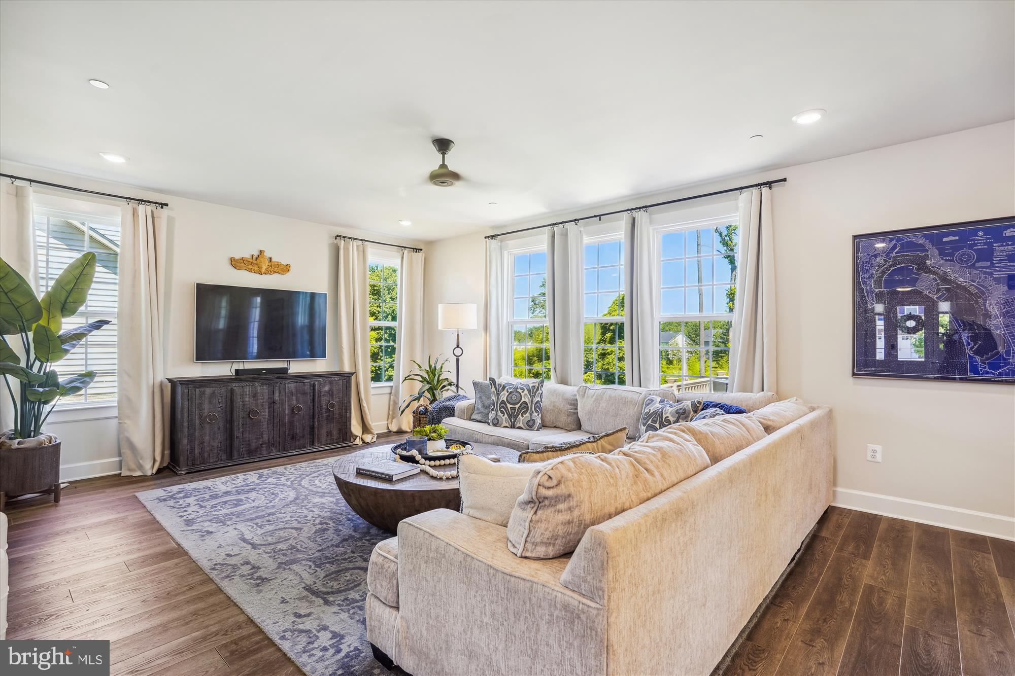 OAK CREEK CLUB - Residential Lease