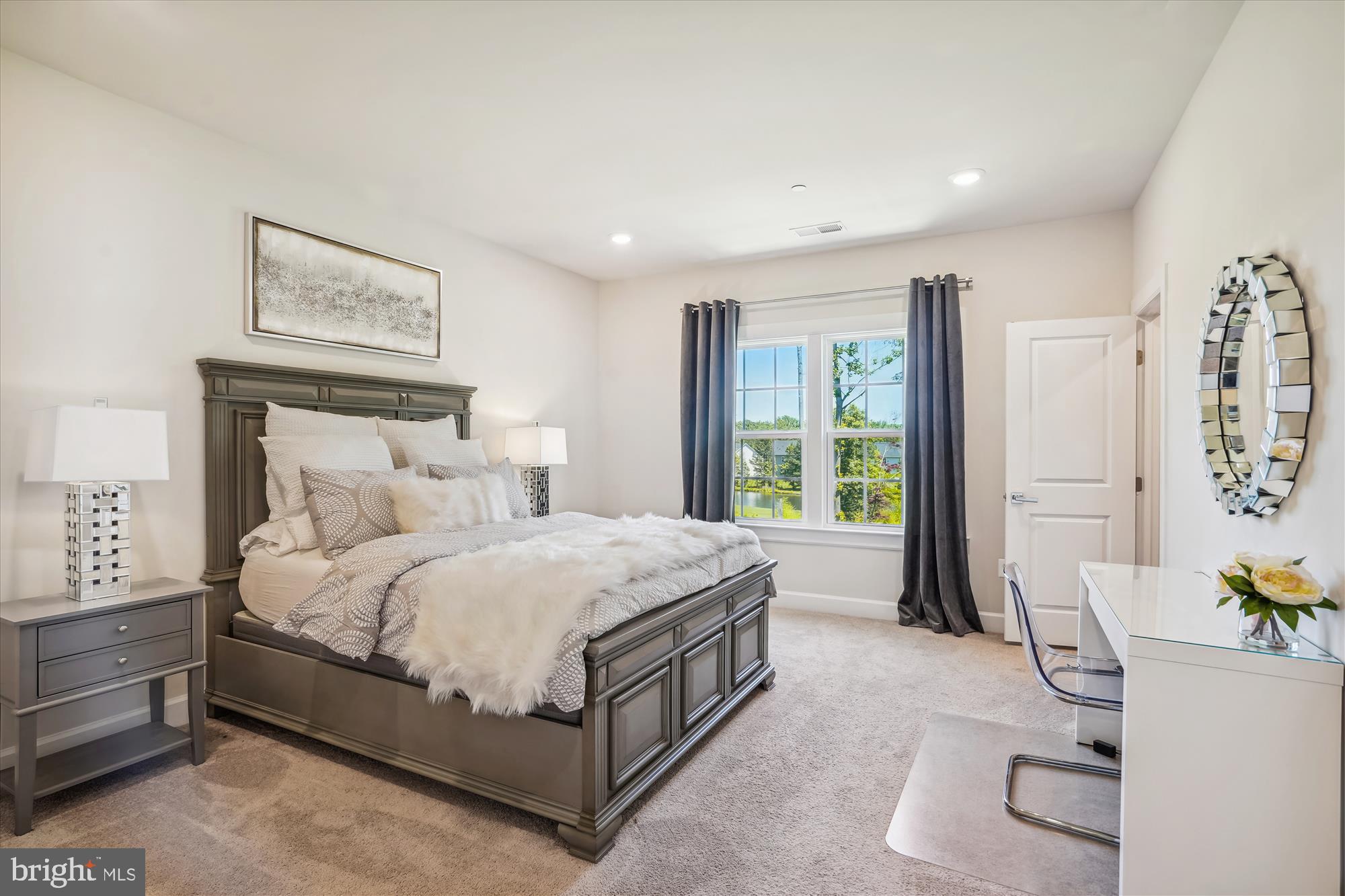 OAK CREEK CLUB - Residential Lease