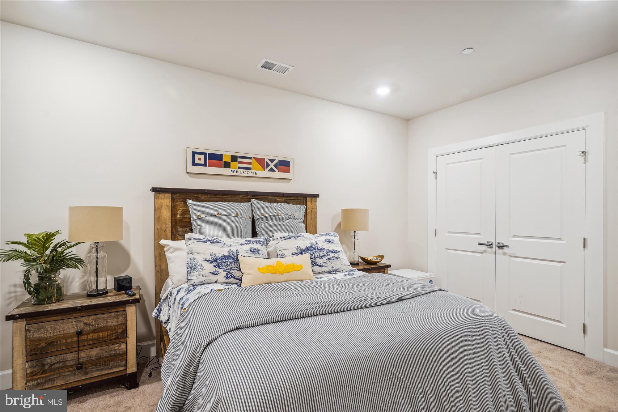 OAK CREEK CLUB - Residential Lease