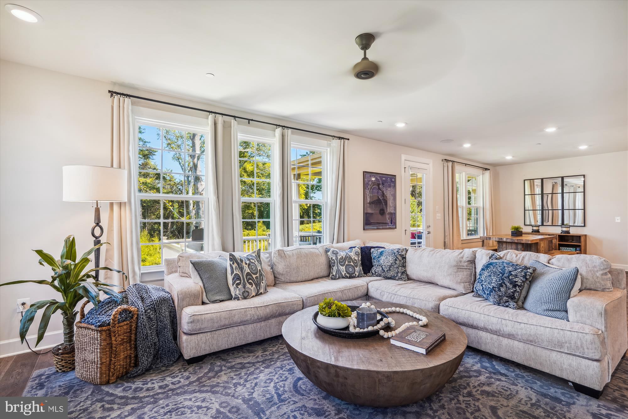 OAK CREEK CLUB - Residential Lease