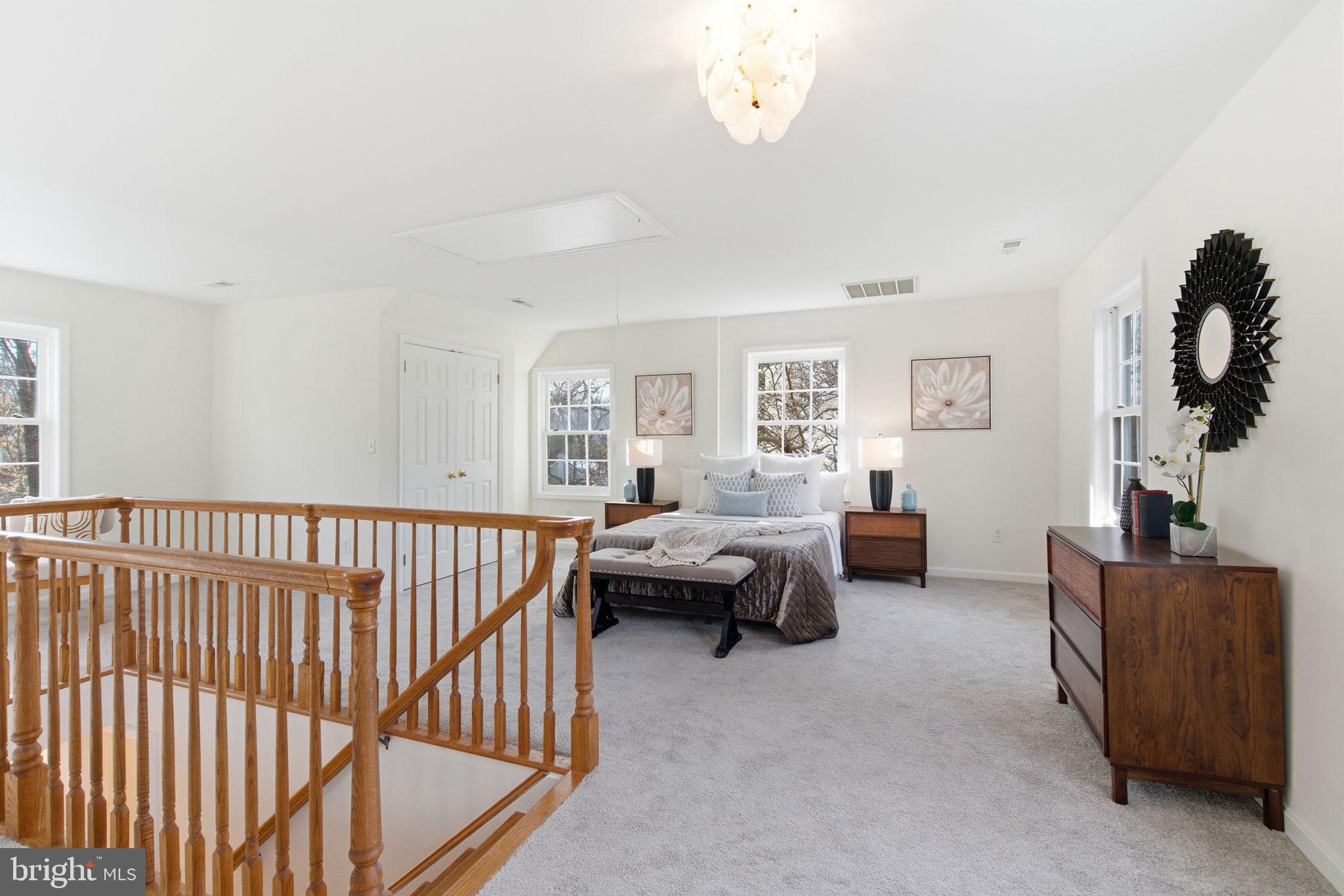 GREENWICH FOREST - Residential