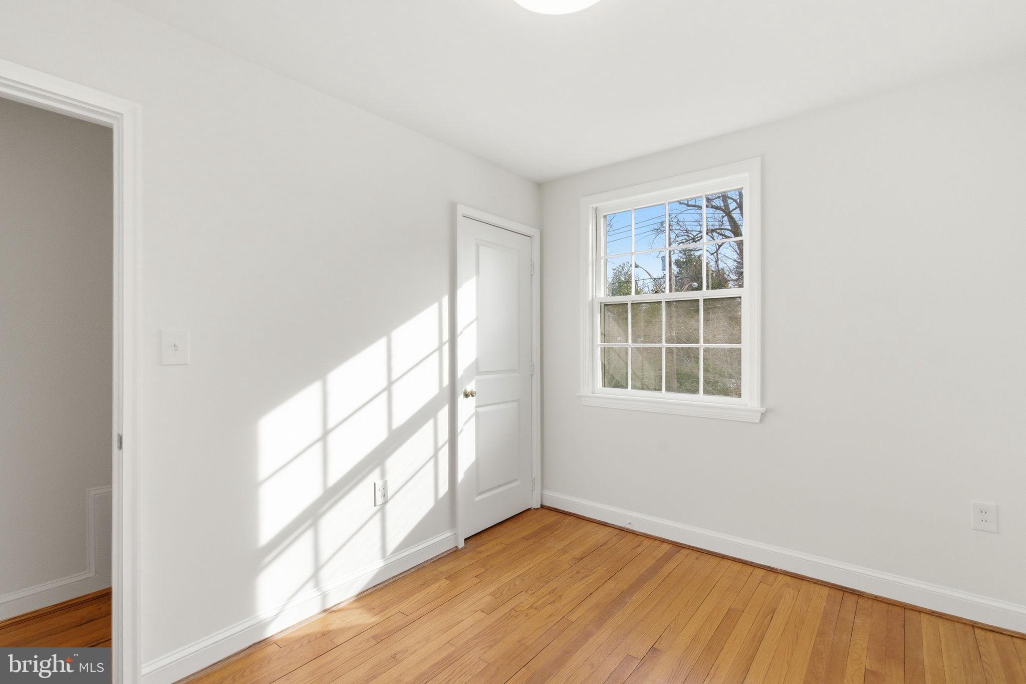 GREENWICH FOREST - Residential