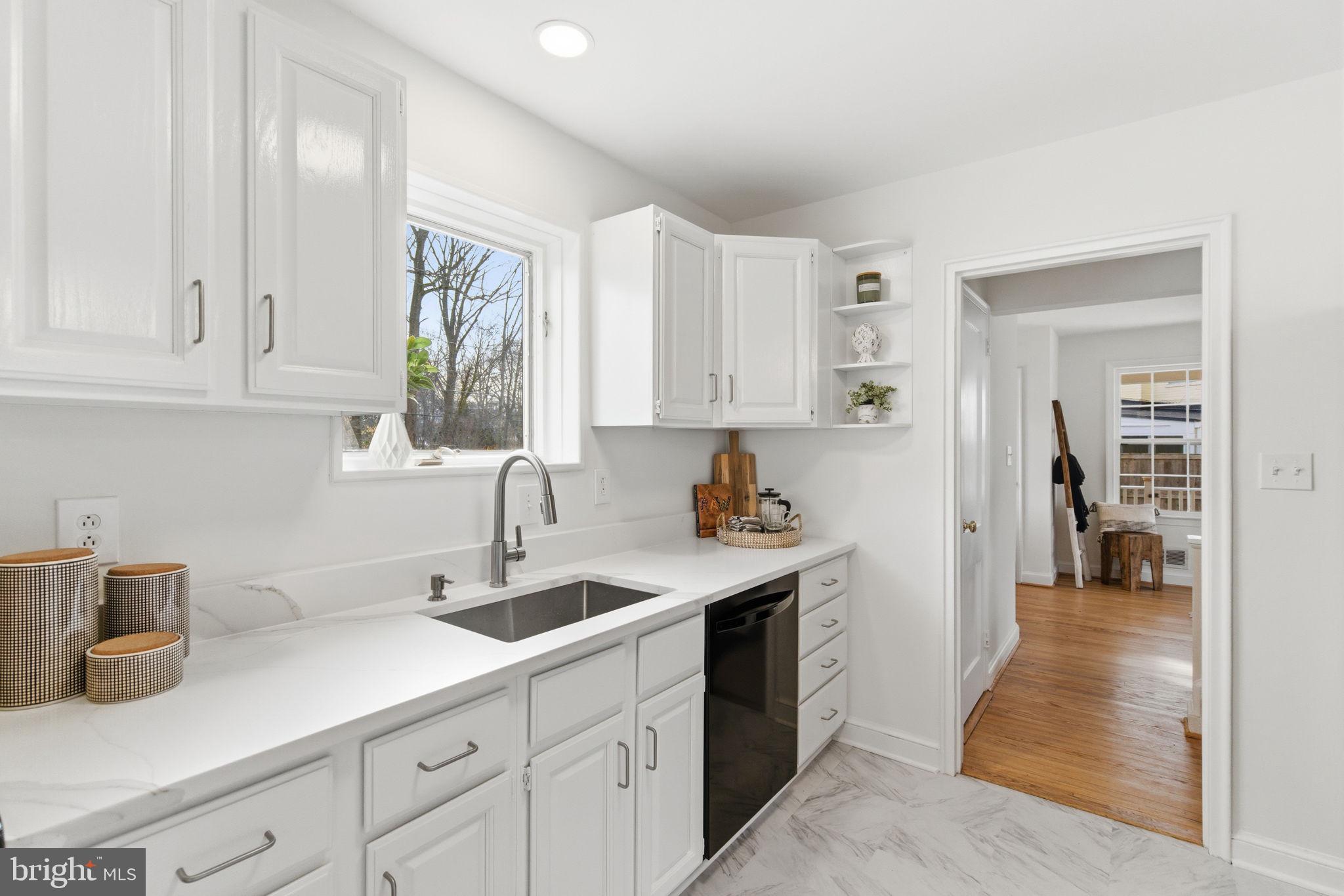 GREENWICH FOREST - Residential