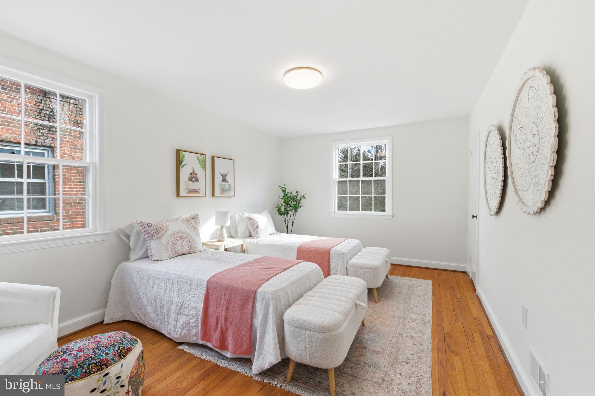 GREENWICH FOREST - Residential