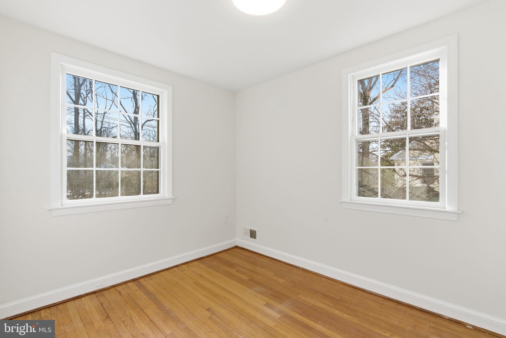 GREENWICH FOREST - Residential