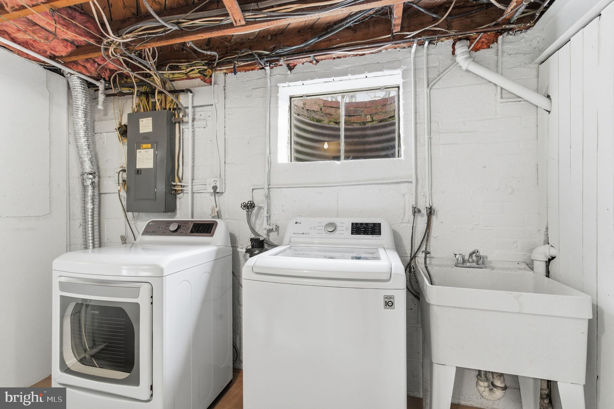 GREENWICH FOREST - Residential