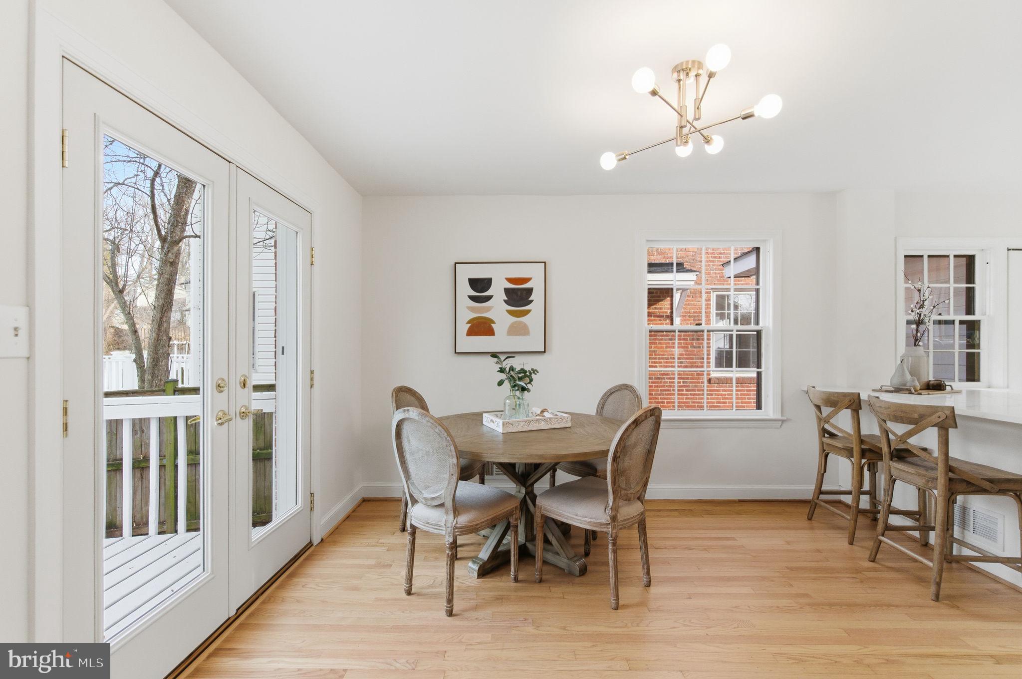 GREENWICH FOREST - Residential