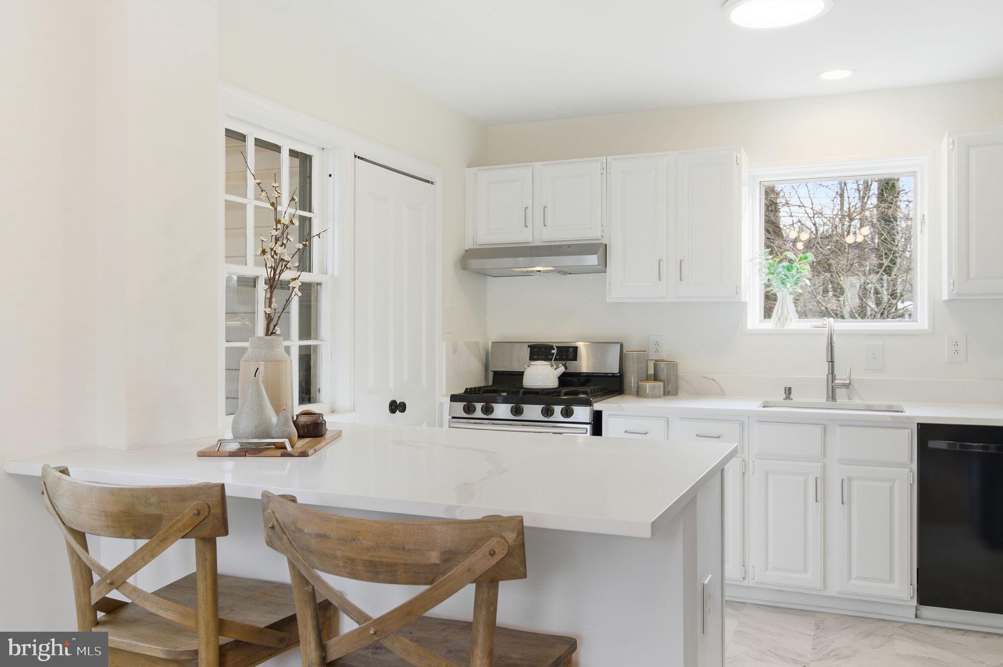 GREENWICH FOREST - Residential