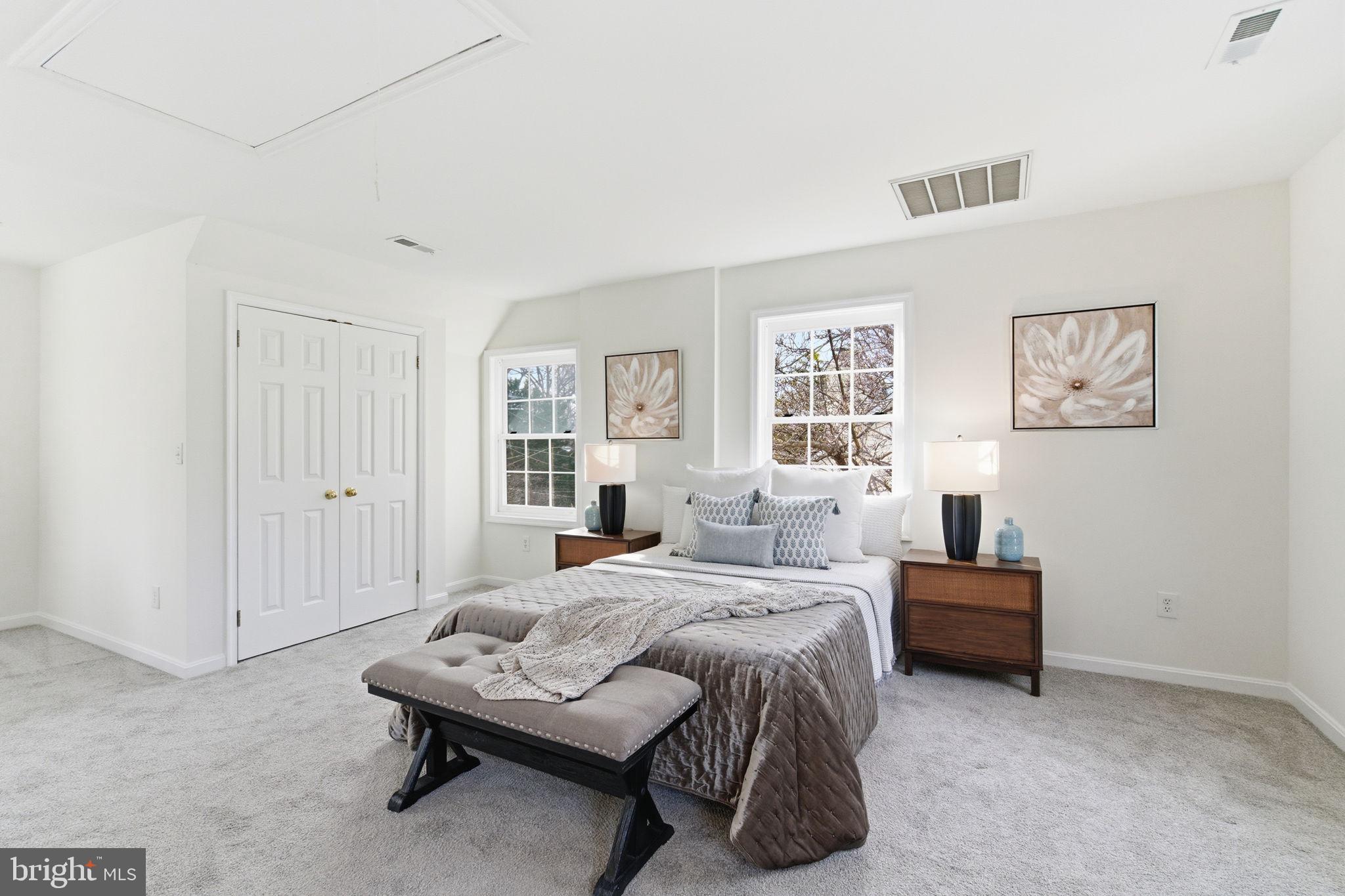 GREENWICH FOREST - Residential