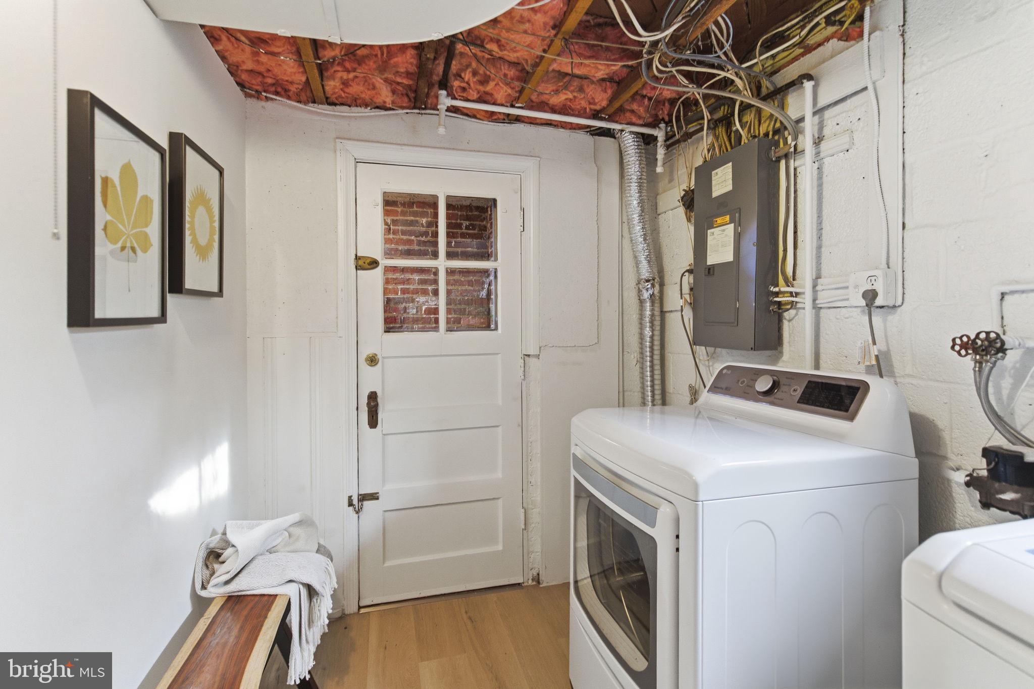 GREENWICH FOREST - Residential