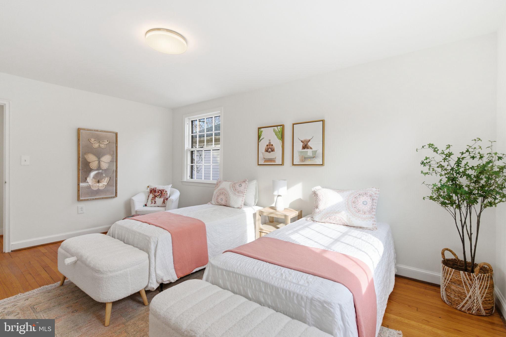 GREENWICH FOREST - Residential