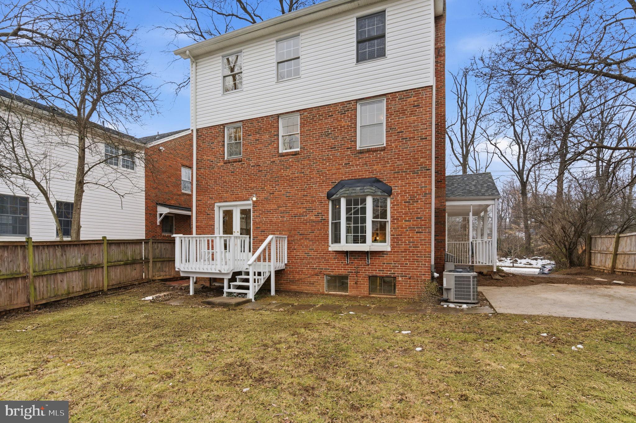 GREENWICH FOREST - Residential