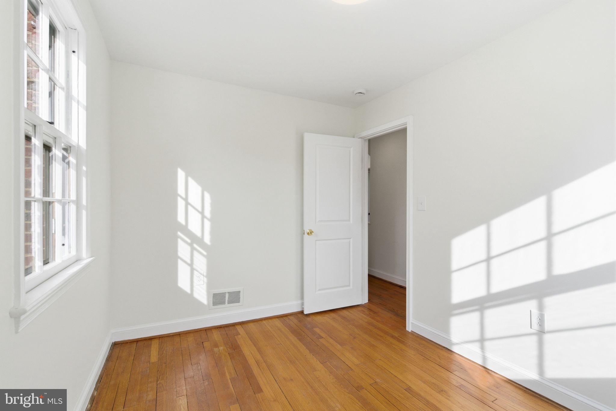 GREENWICH FOREST - Residential