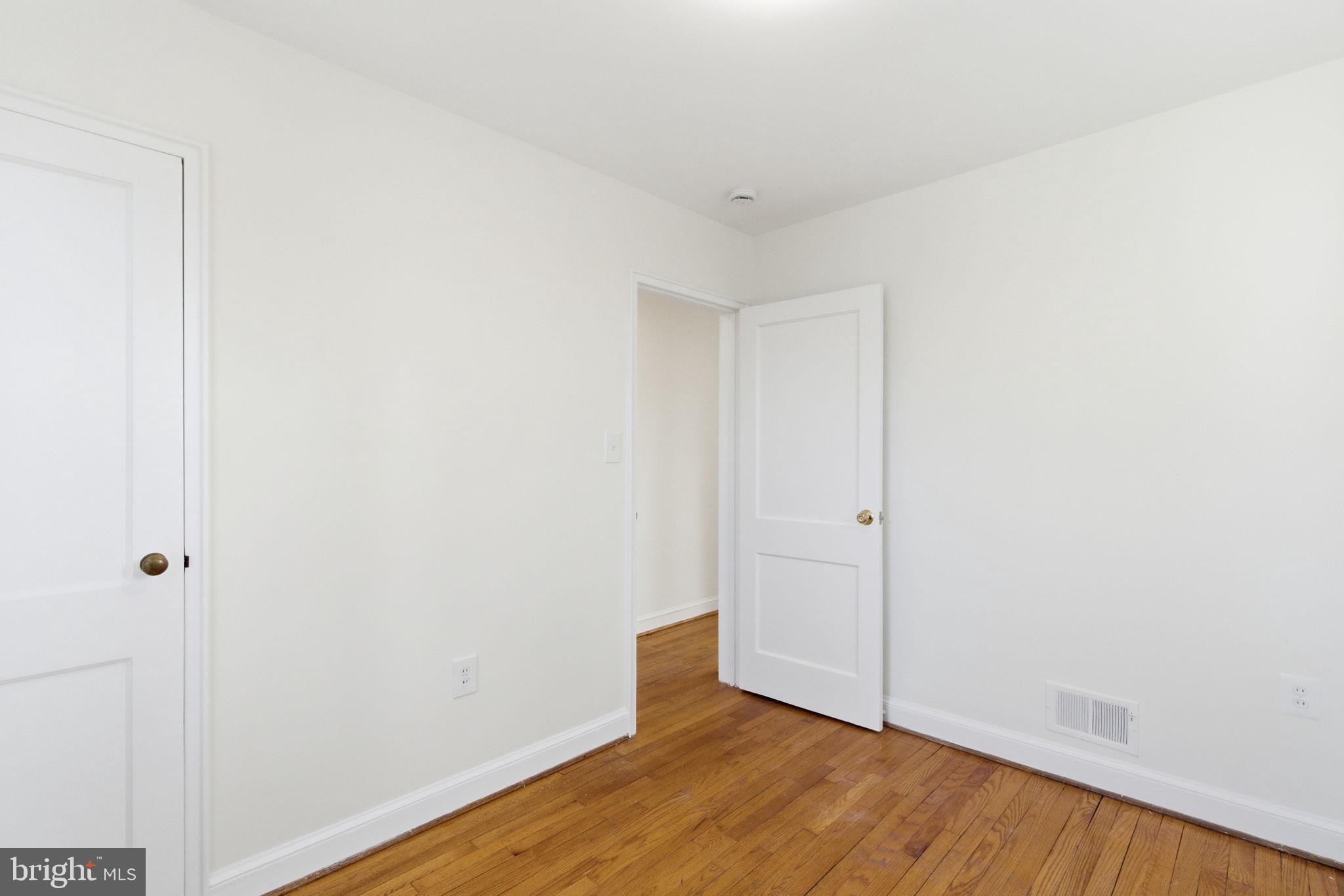 GREENWICH FOREST - Residential