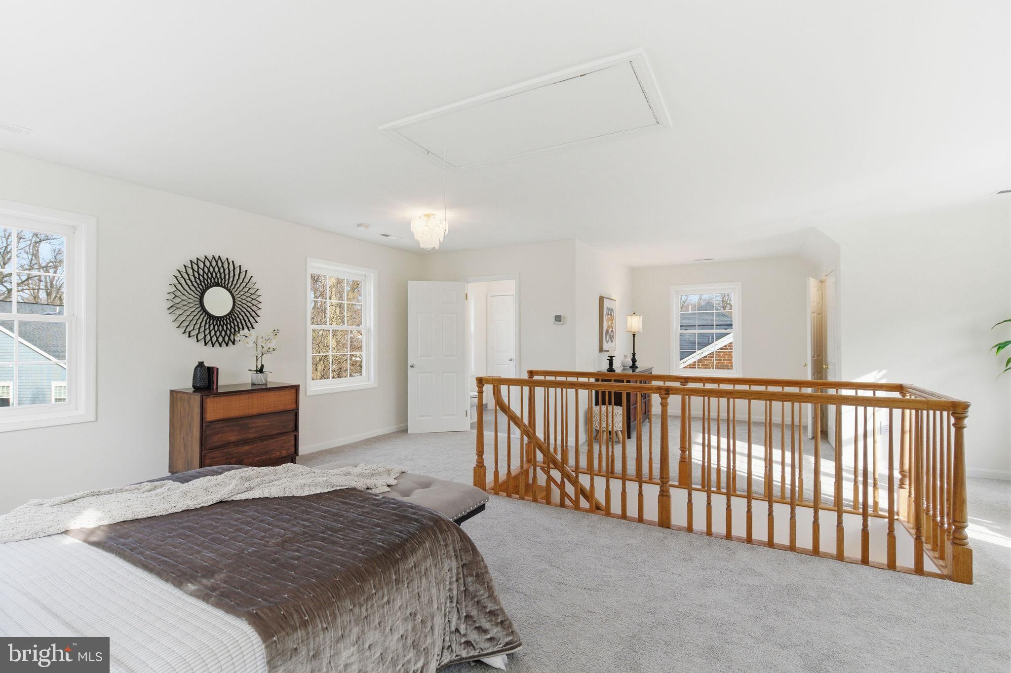 GREENWICH FOREST - Residential