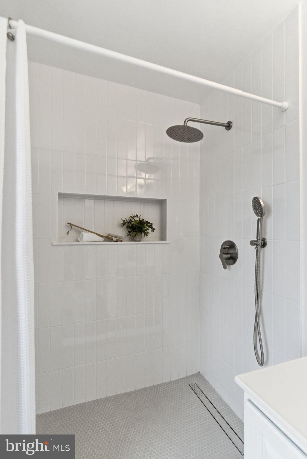 GREENWICH FOREST - Residential