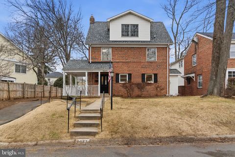 Photo of 5623 Huntington Parkway, BETHESDA, MD 20814 (MLS # MDMC2217632)