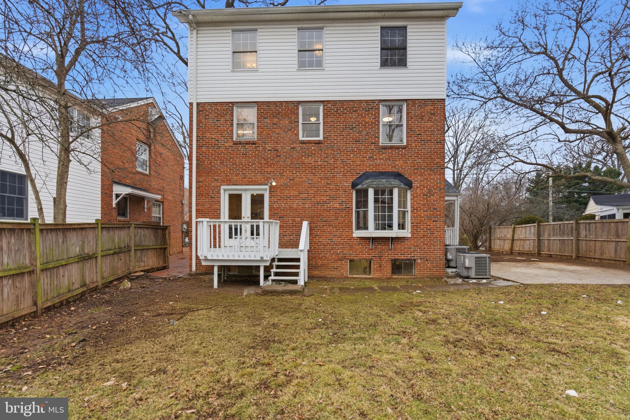 GREENWICH FOREST - Residential