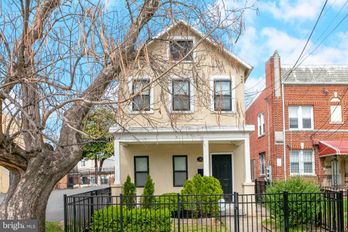 Single Family Residence at 612 ALABAMA AVENUE SE