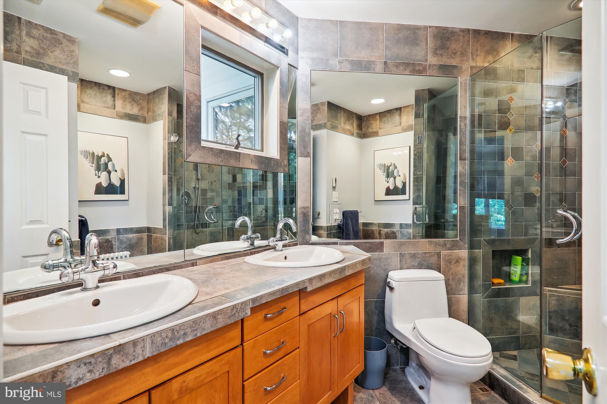 WOODSIDE PARK - Residential