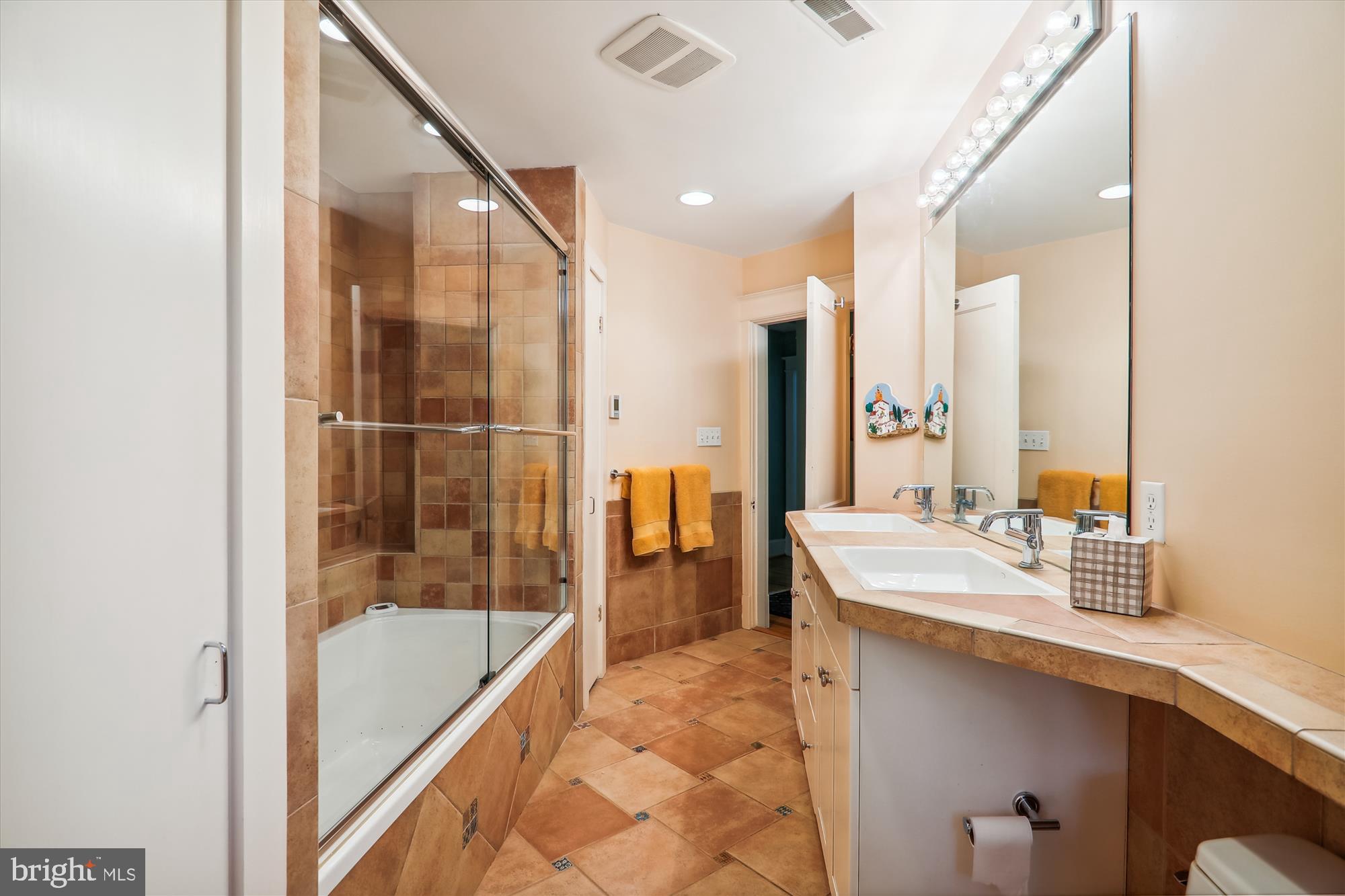 WOODSIDE PARK - Residential