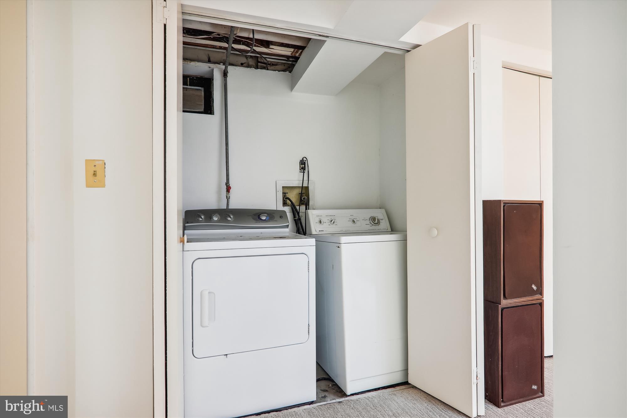 WOODSIDE PARK - Residential