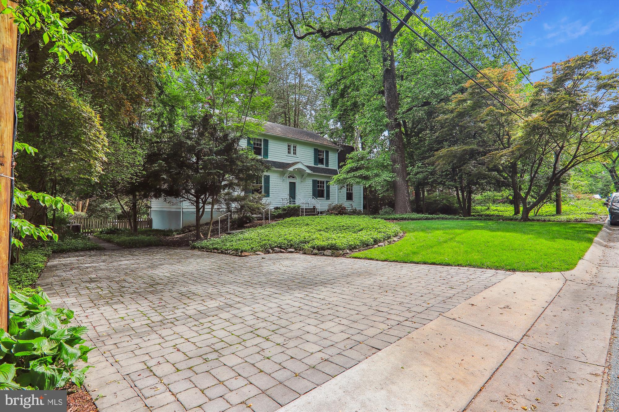 WOODSIDE PARK - Residential