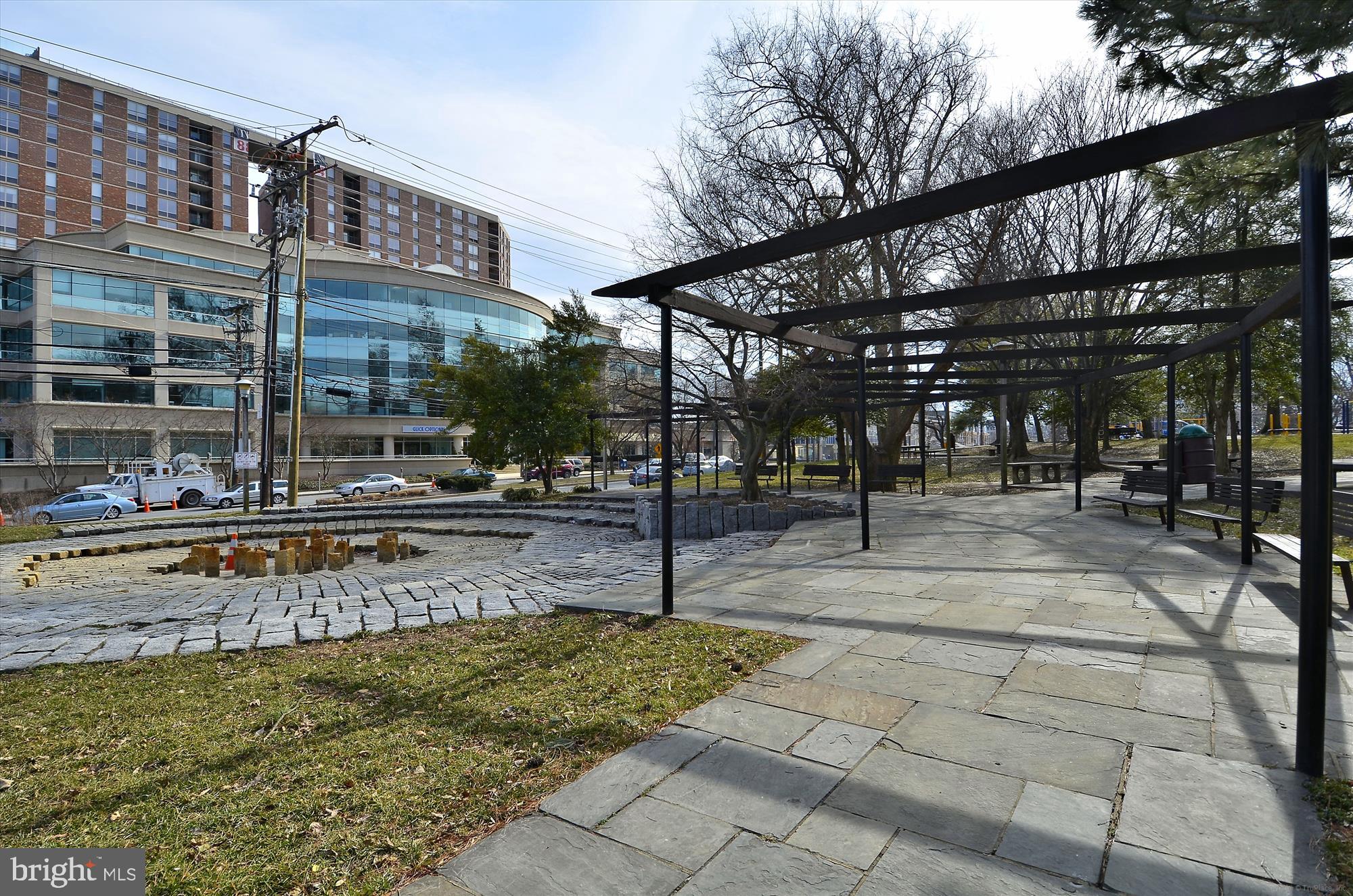 WOODSIDE PARK - Residential