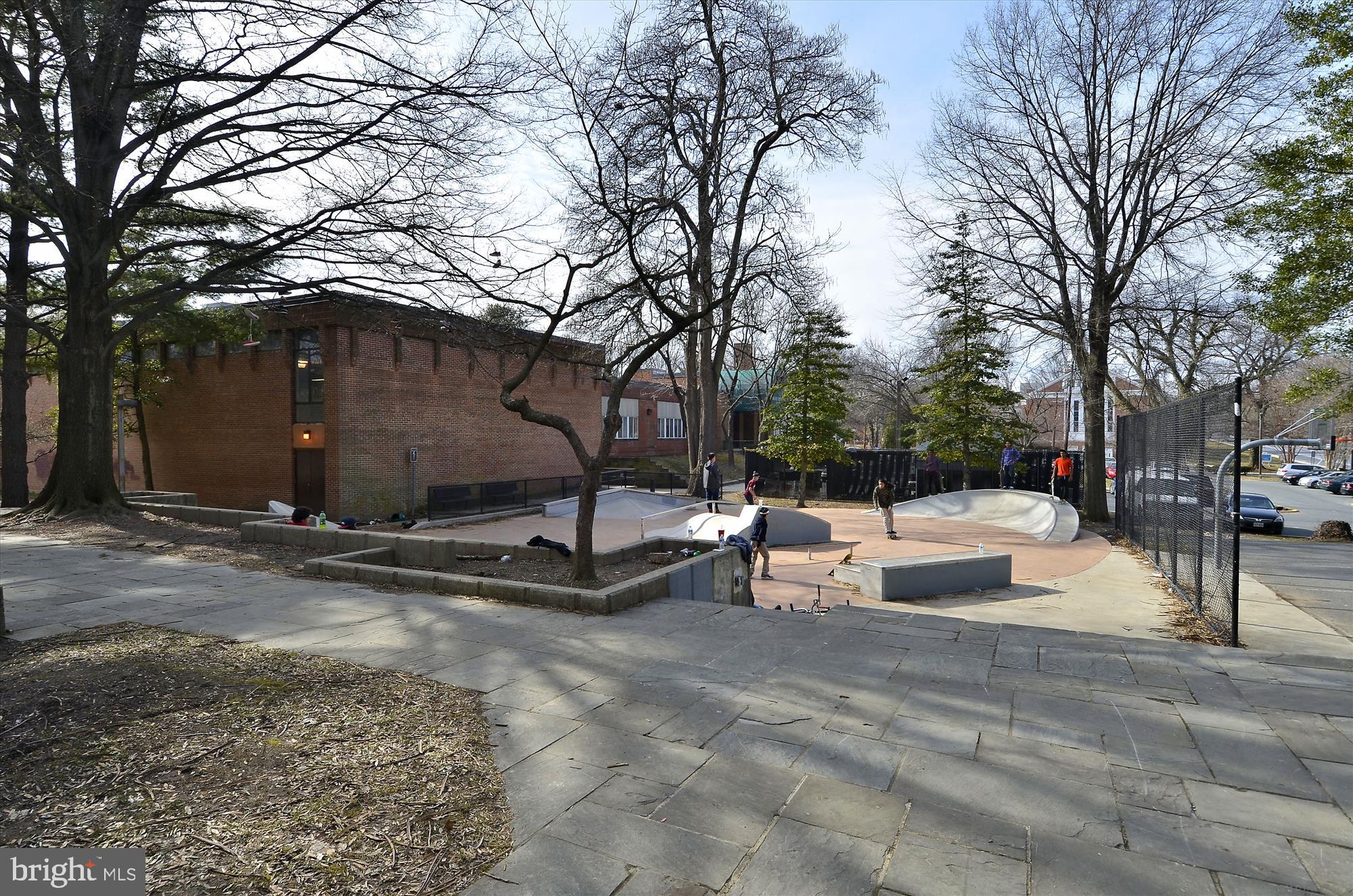 WOODSIDE PARK - Residential